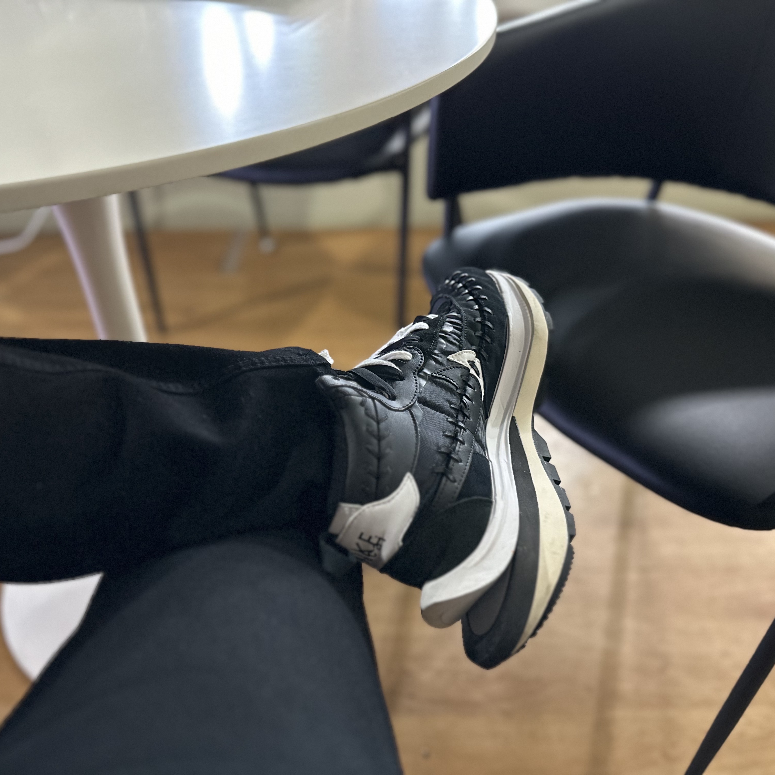 Nike x Sacai x Jean Paul Gaultier VaporWaffle Black White 착용 스타일