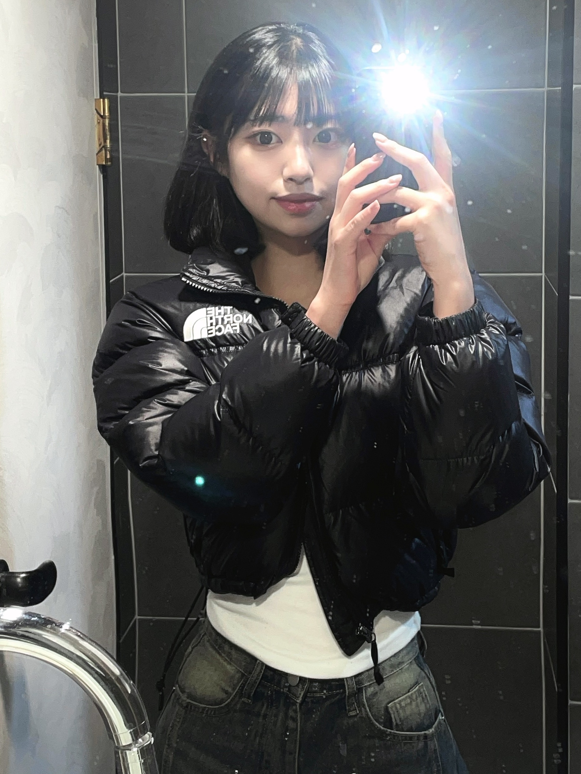 (W) The North Face Nuptse Short Jacket Black 착용 스타일 - 2