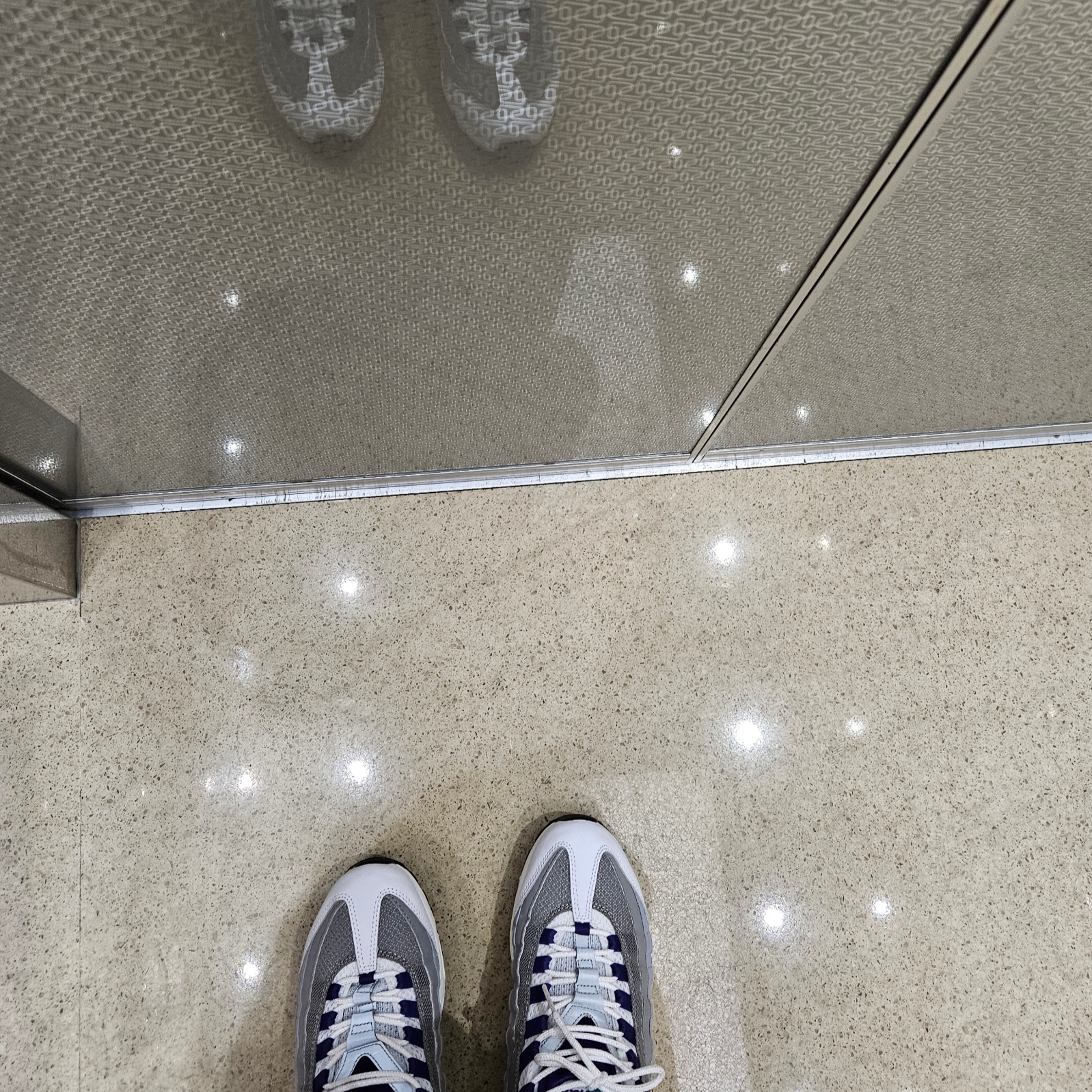 (W) Nike Air Max 95 Grape 2018 착용 스타일 - 2