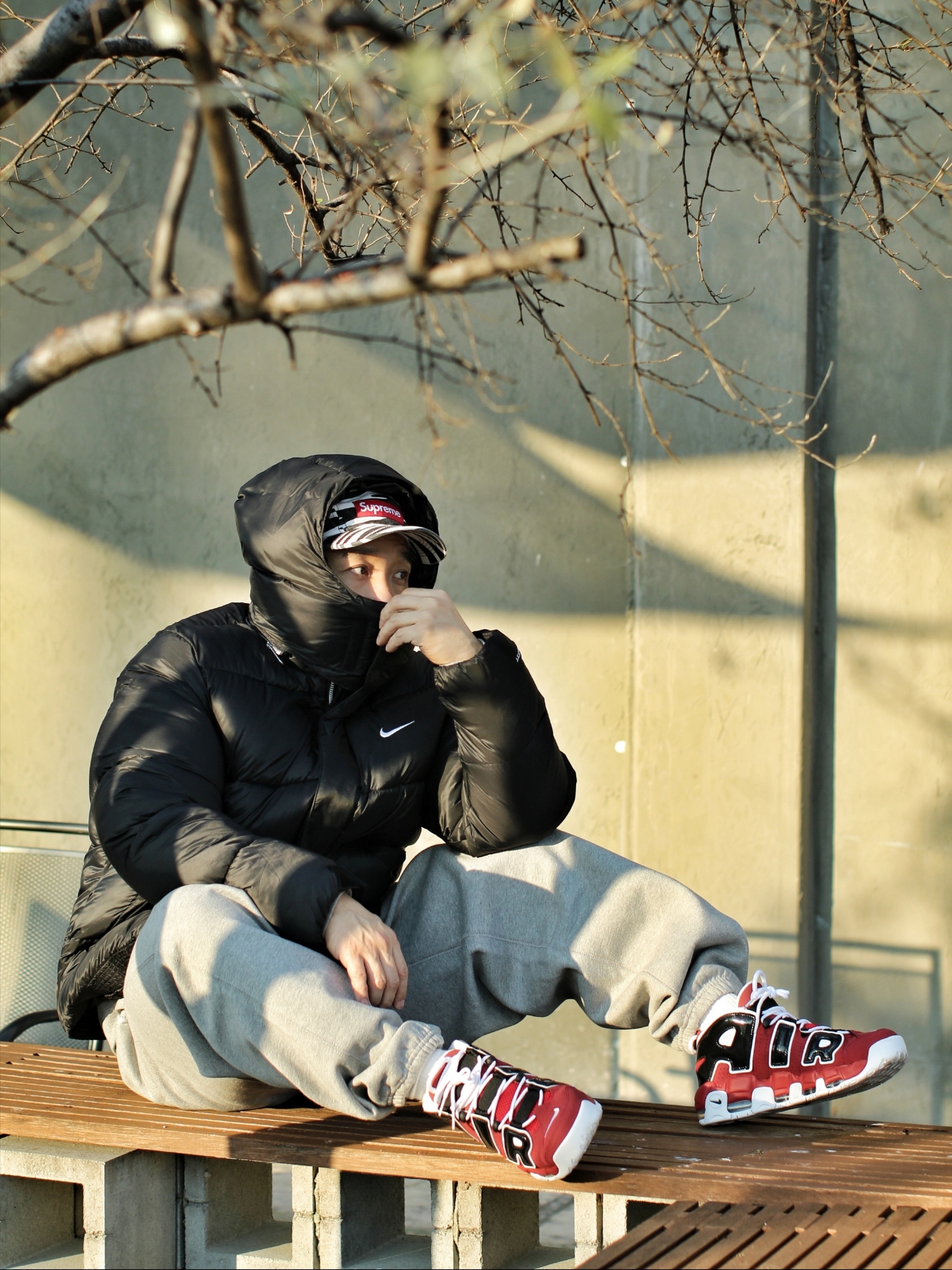 Nike Life Therma-Fit Puffer Jacket Black - Asia, Nike x Stussy NRG Fleece Crewneck Dark Grey Heather (DO9337-063) 착용 스타일 - 1