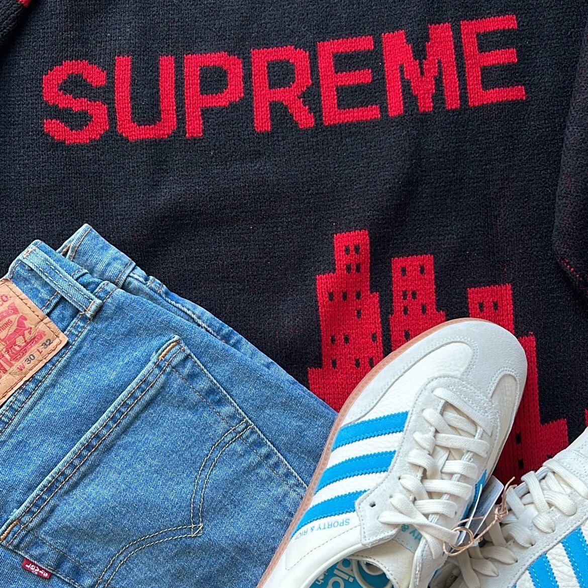 Supreme New York Sweater Black - 20SS, Adidas x Sporty & Rich Samba Cream Blue 착용 스타일