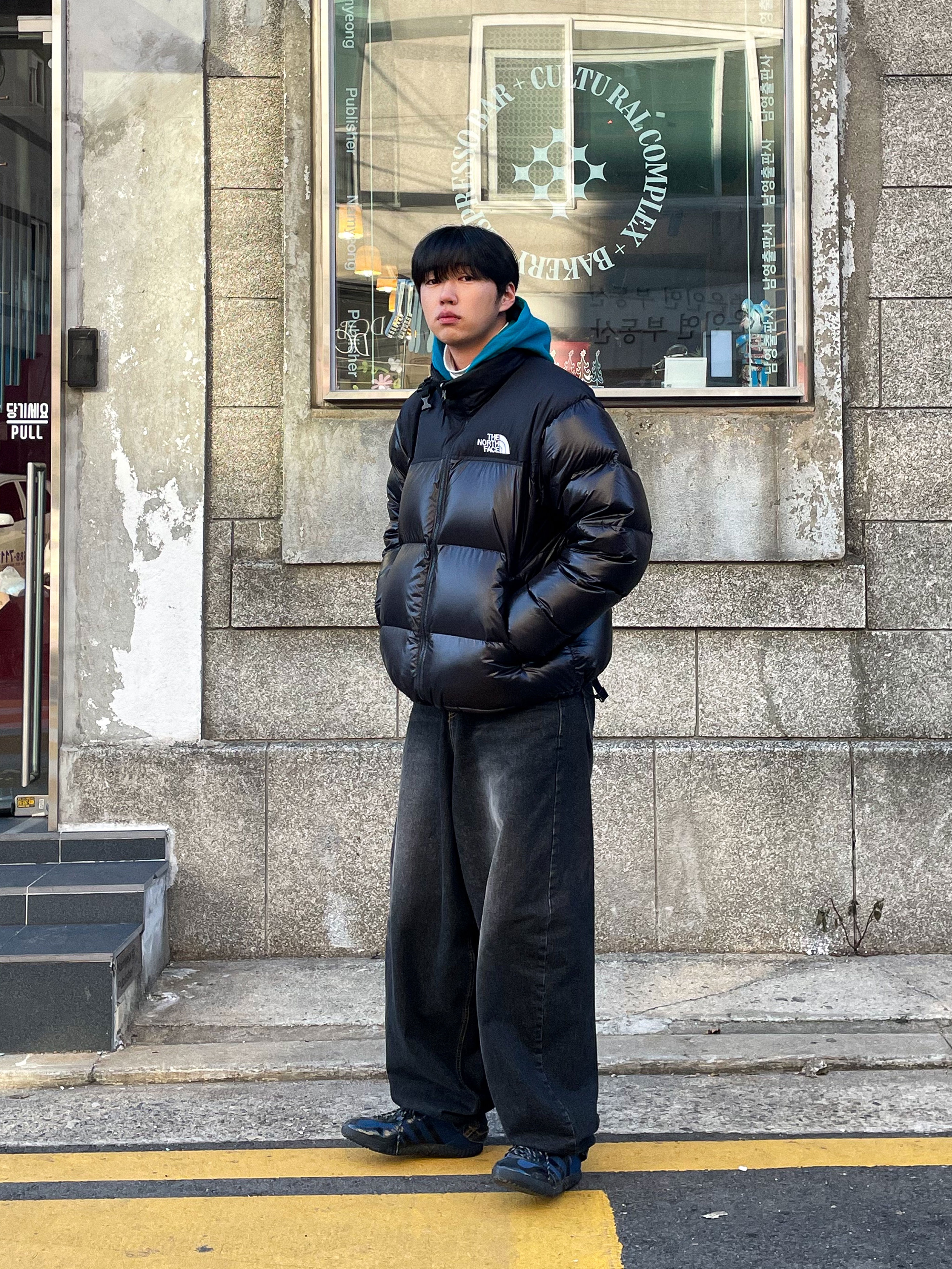 Adidas x Blondey McCoy A.B. Gazelle Indoor Mineral Blue, The North Face 1996 Eco Nuptse Jacket Real Black 착용 스타일 - 5