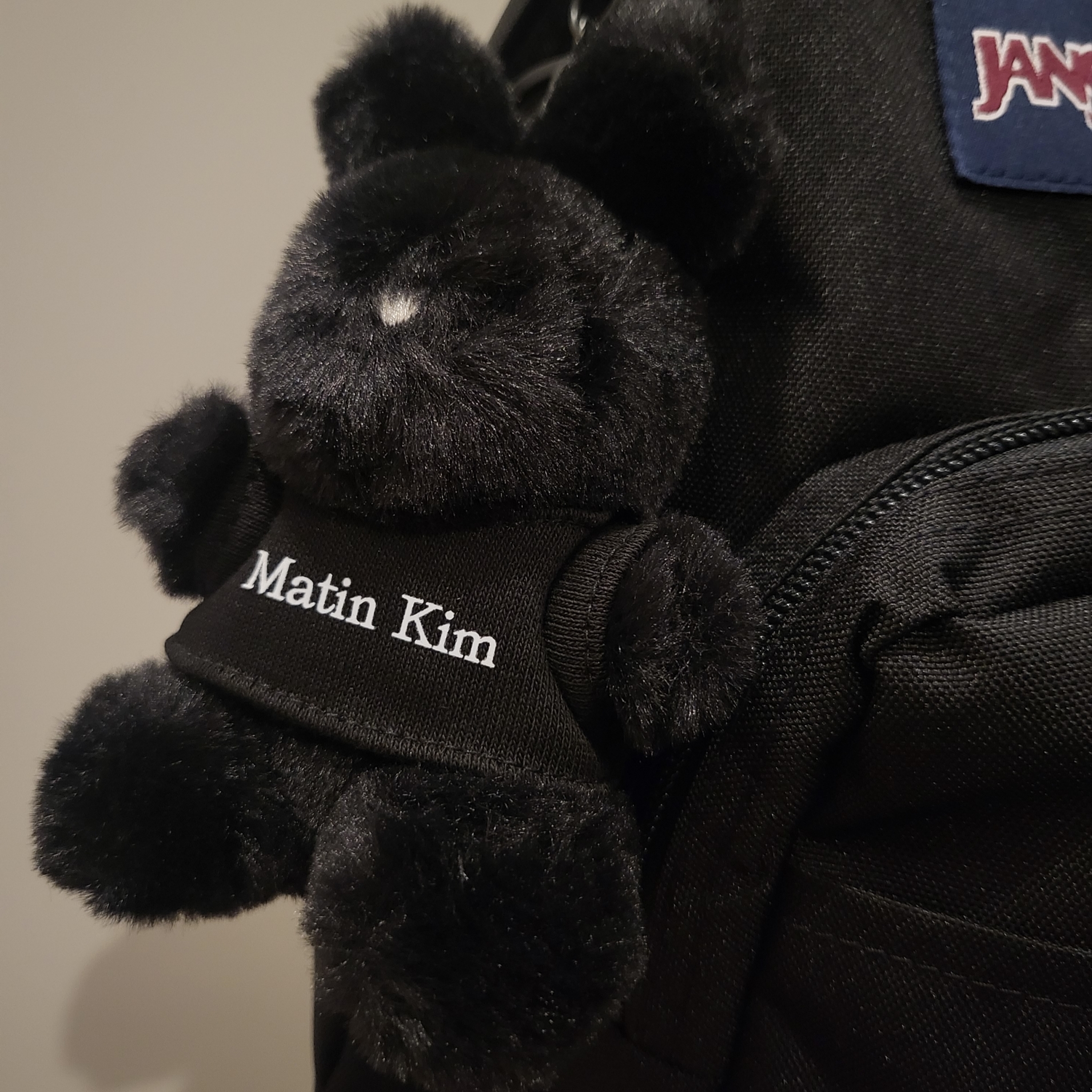 Matin Kim Black Bunny Toy Keyring Black, Jansport Half Pint Mini Backpack Black 착용 스타일