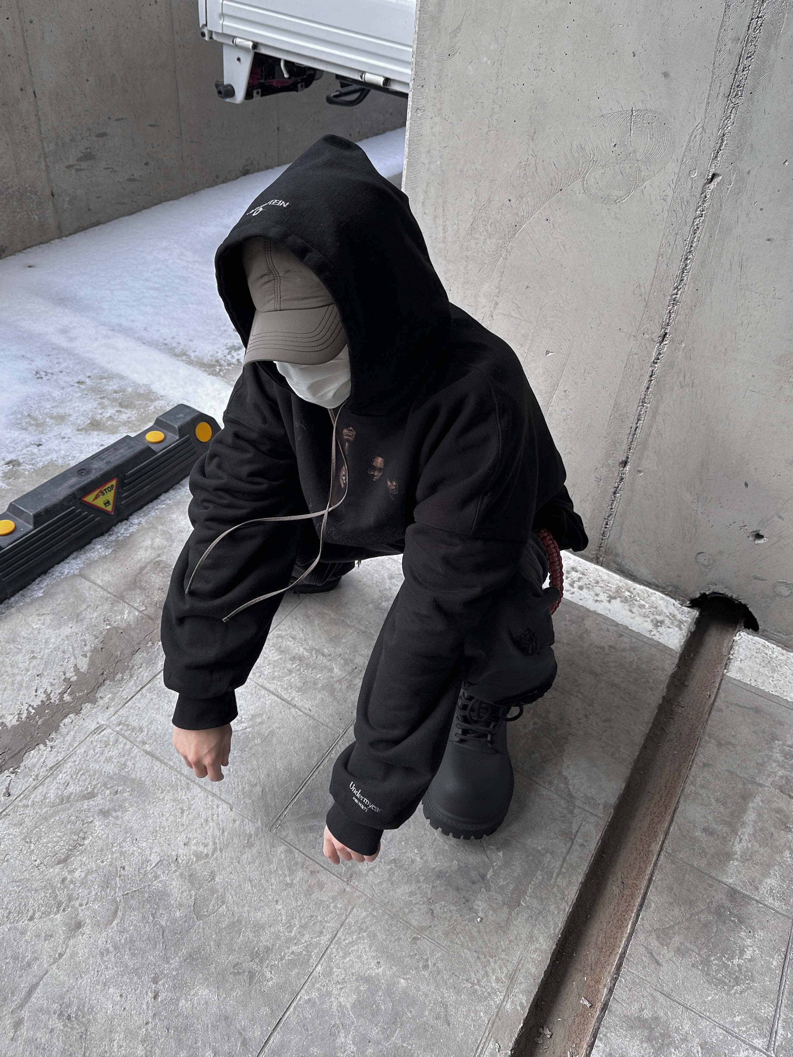 Undermycar Dival Real Divided Damage Washed Pants Inkwell - 23FW 착용 스타일 - 3