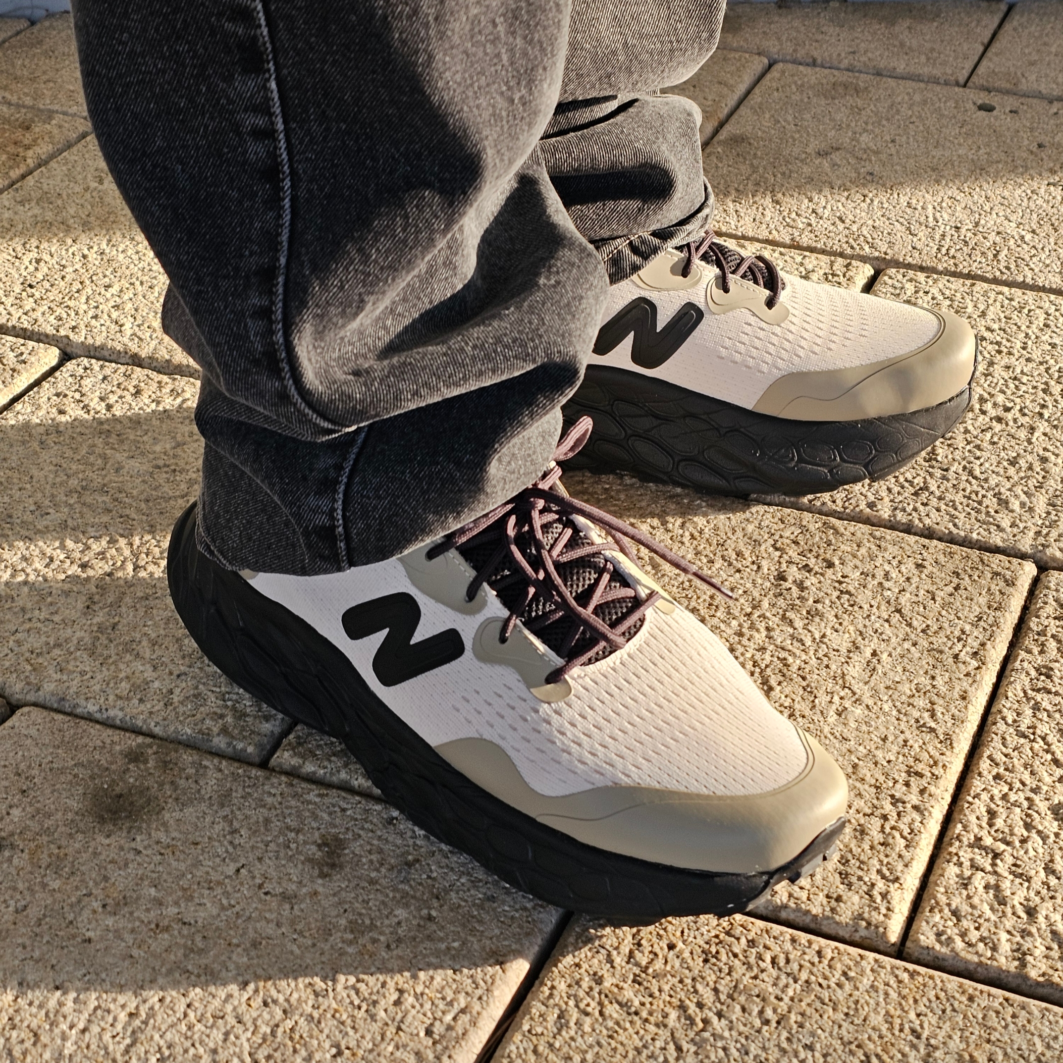 New Balance x District Vision Fresh Foam X More Trail v3 Jet Stream Black - D Standard 착용 스타일