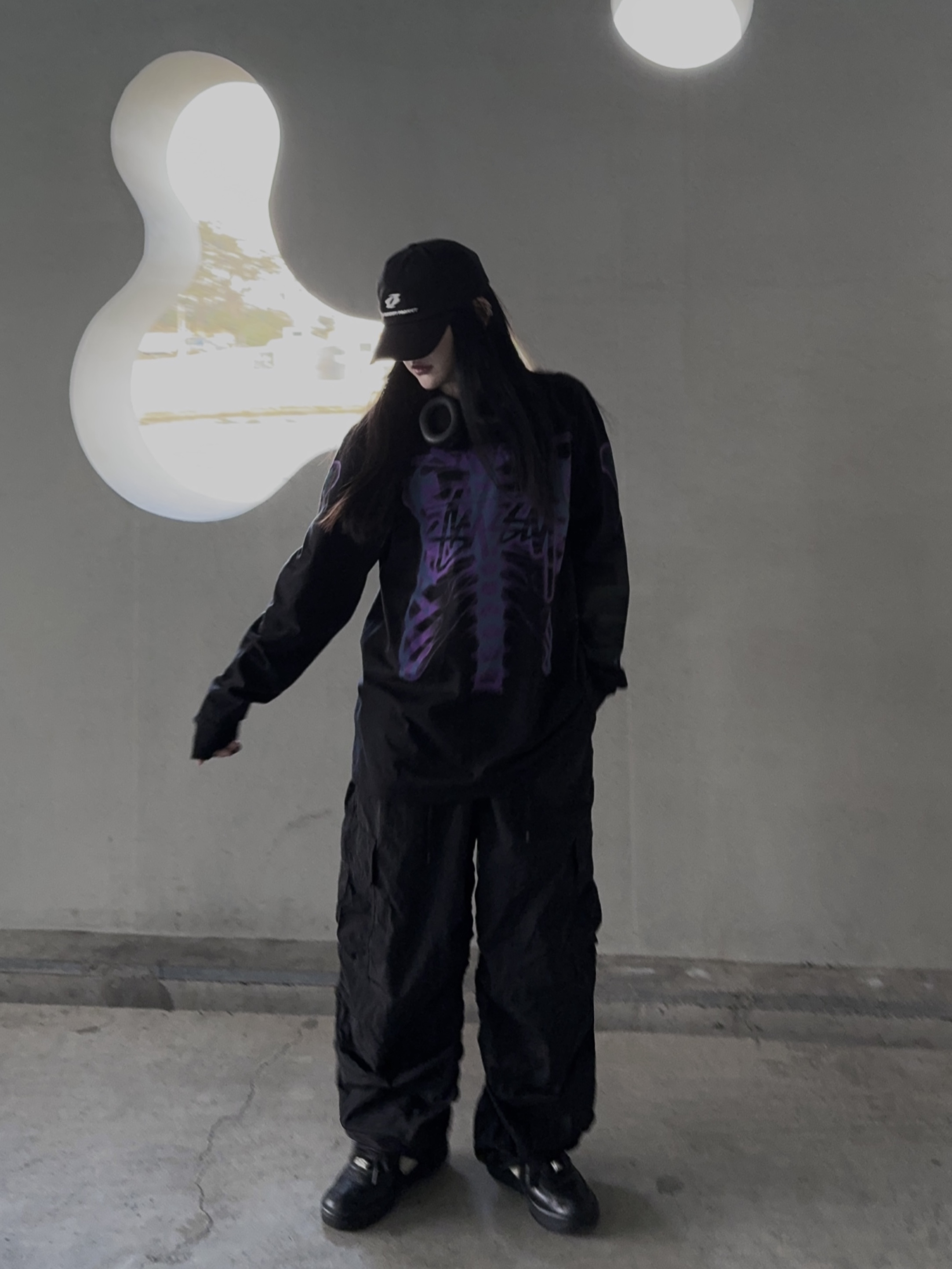 Nike x Stussy Full Zip Washed Fleece Hoodie Black (FJ9175-010), Stussy Rib Cage LS T-Shirt Black 착용 스타일 - 2