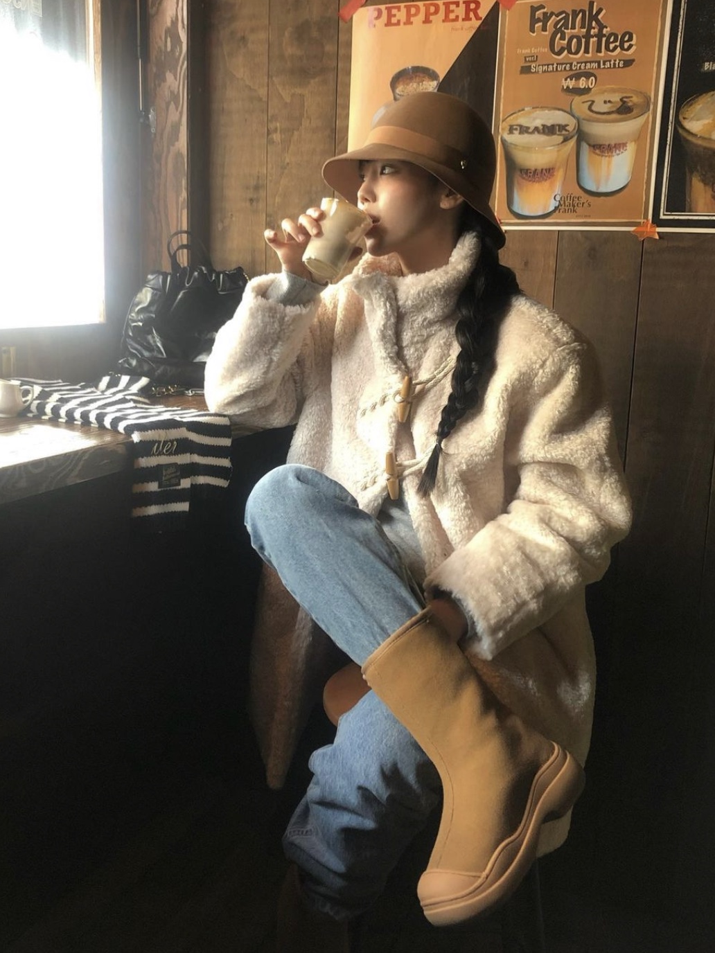 (W) Rockfishweatherwear Hayden Fold Down Winter Boots Cocoa 착용 스타일