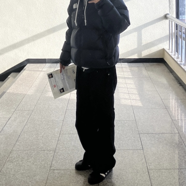 The North Face 1996 Eco Nuptse Jacket Black, Adidas Superstar Core Black White 착용 스타일