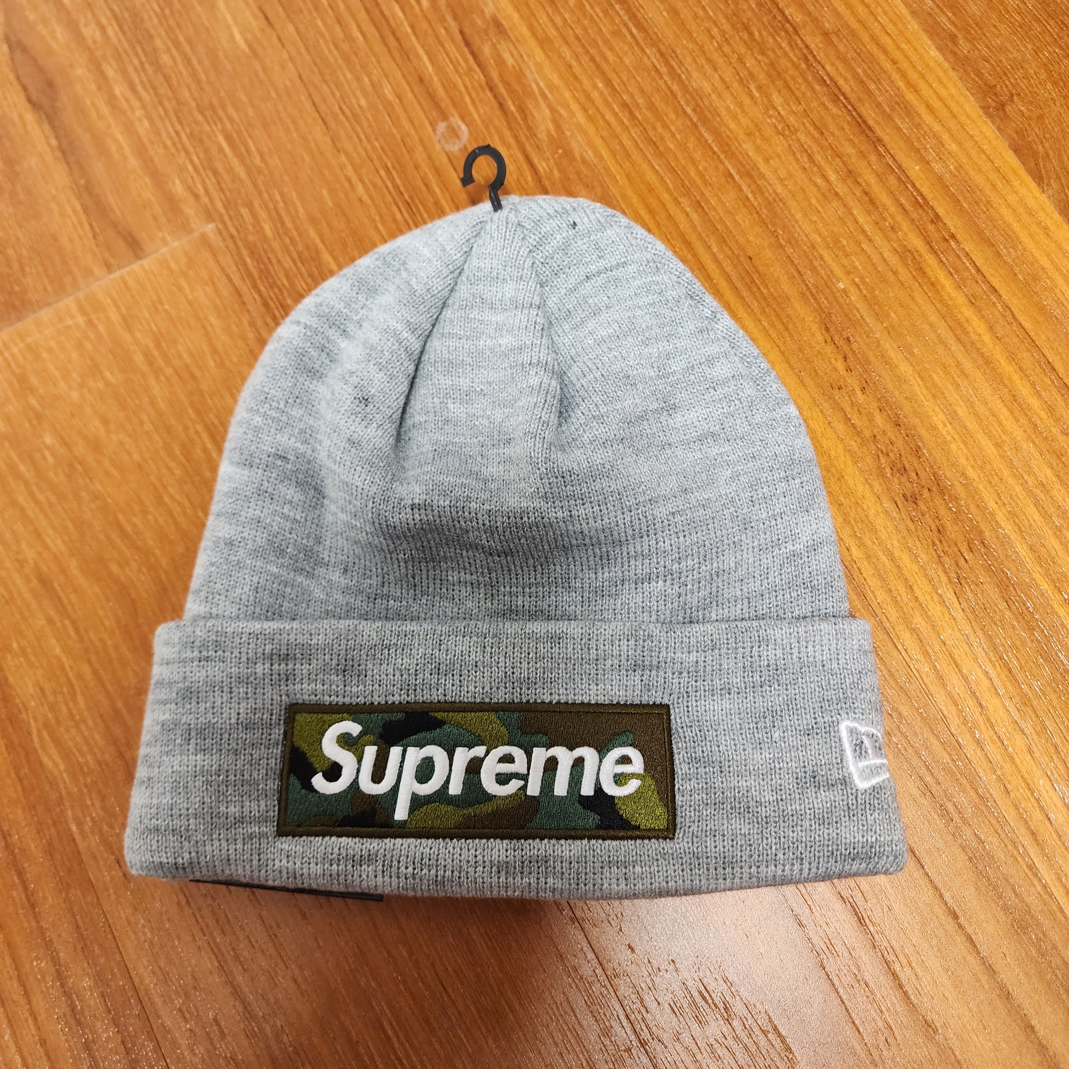Supreme New Era Box Logo Beanie Heather Grey - 23FW 착용 스타일 - 1