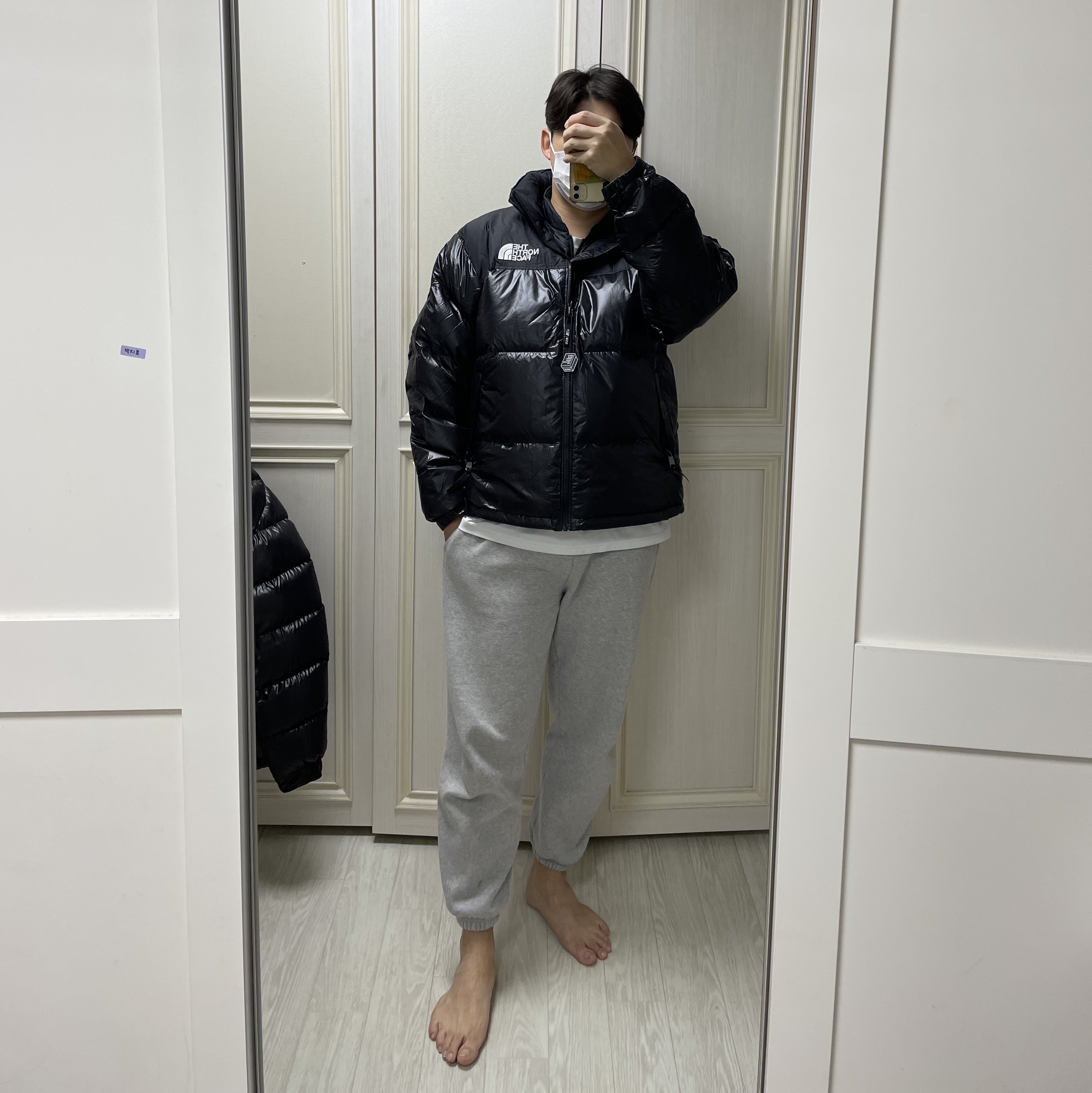The North Face 1996 Eco Nuptse Jacket Real Black 착용 스타일 - 2