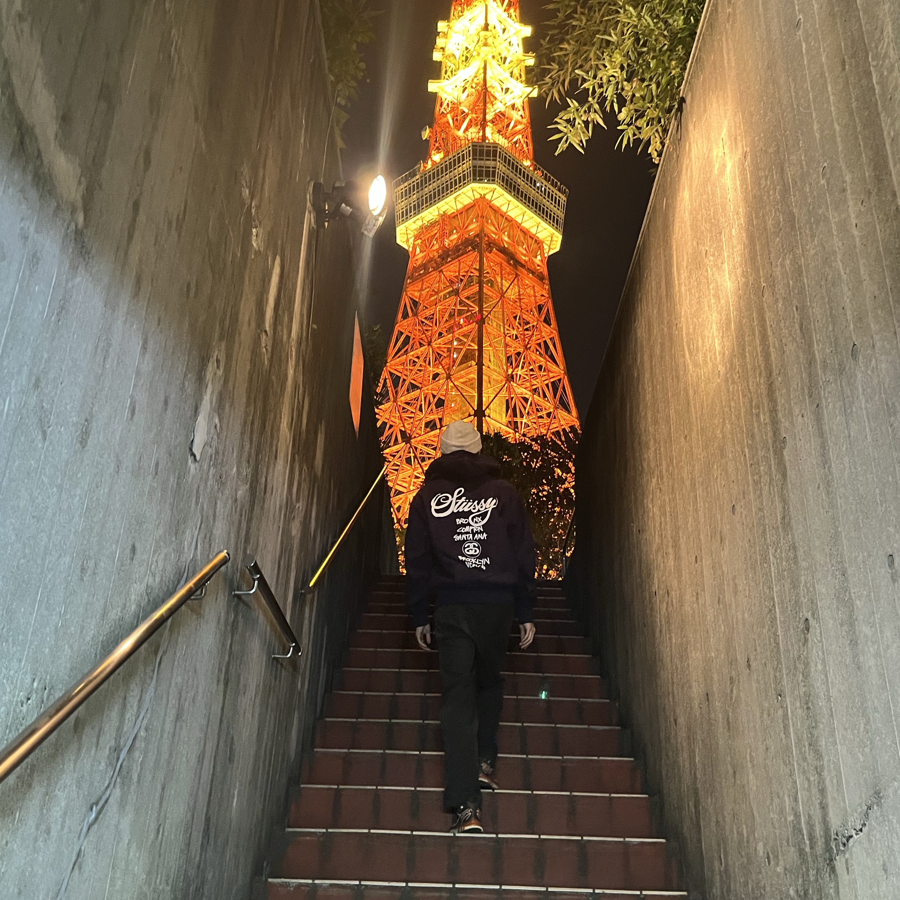 Stussy World Tour Hoodie Black 2023, Salomon XT-6 Delicioso Chocolate Fondant 착용 스타일