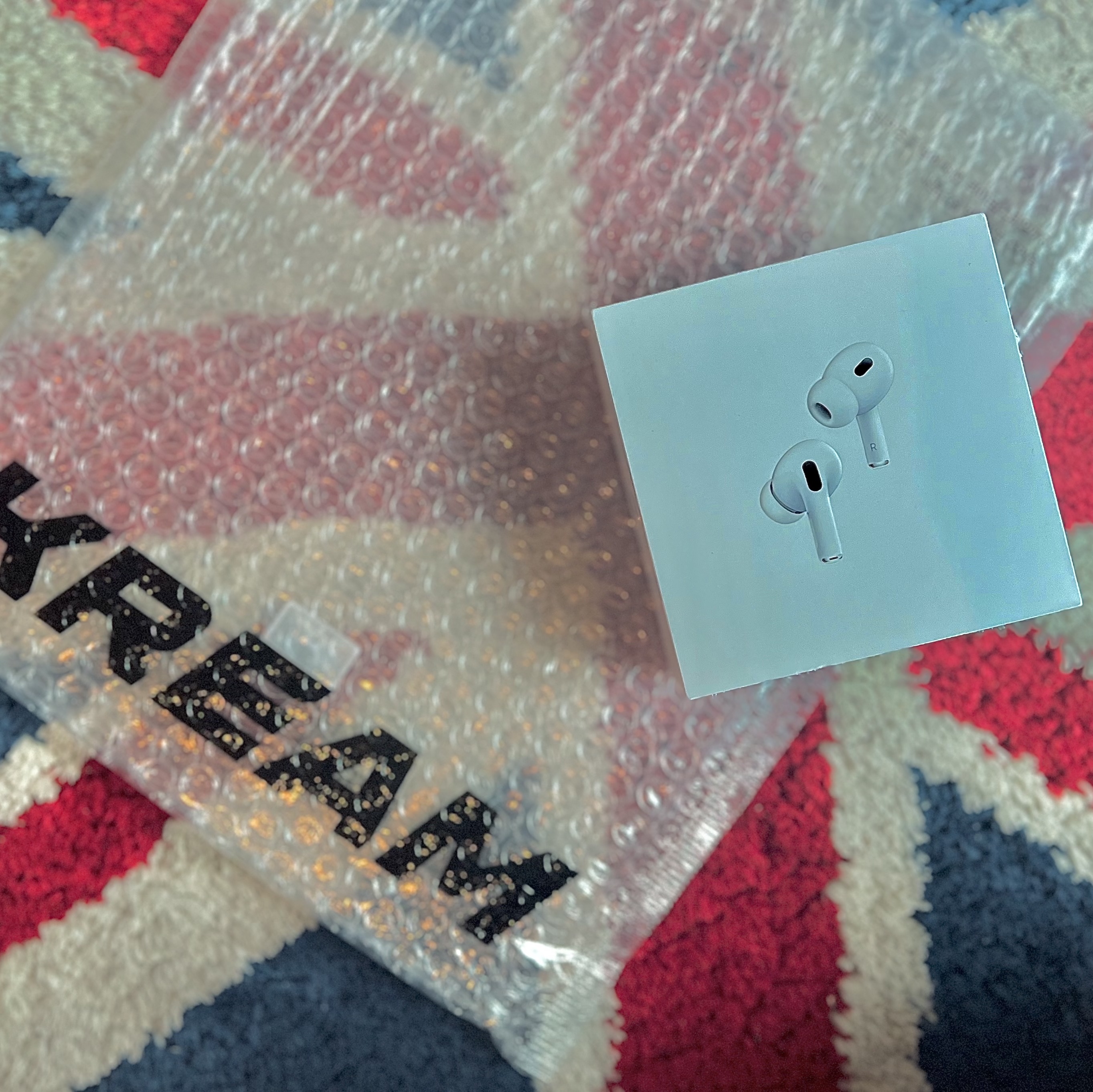 Apple Airpods Pro 2nd Gen with MagSafe Charging Case USB C (Korean Ver.) 착용 스타일 - 1