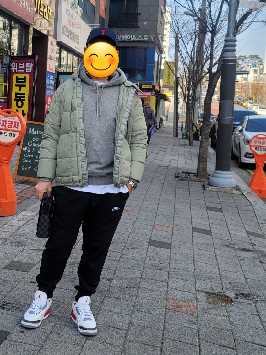 AMI de Coeur Hoodie Heather Grey - 21FW, Jordan 3 Retro Fire Red 2022 착용 스타일