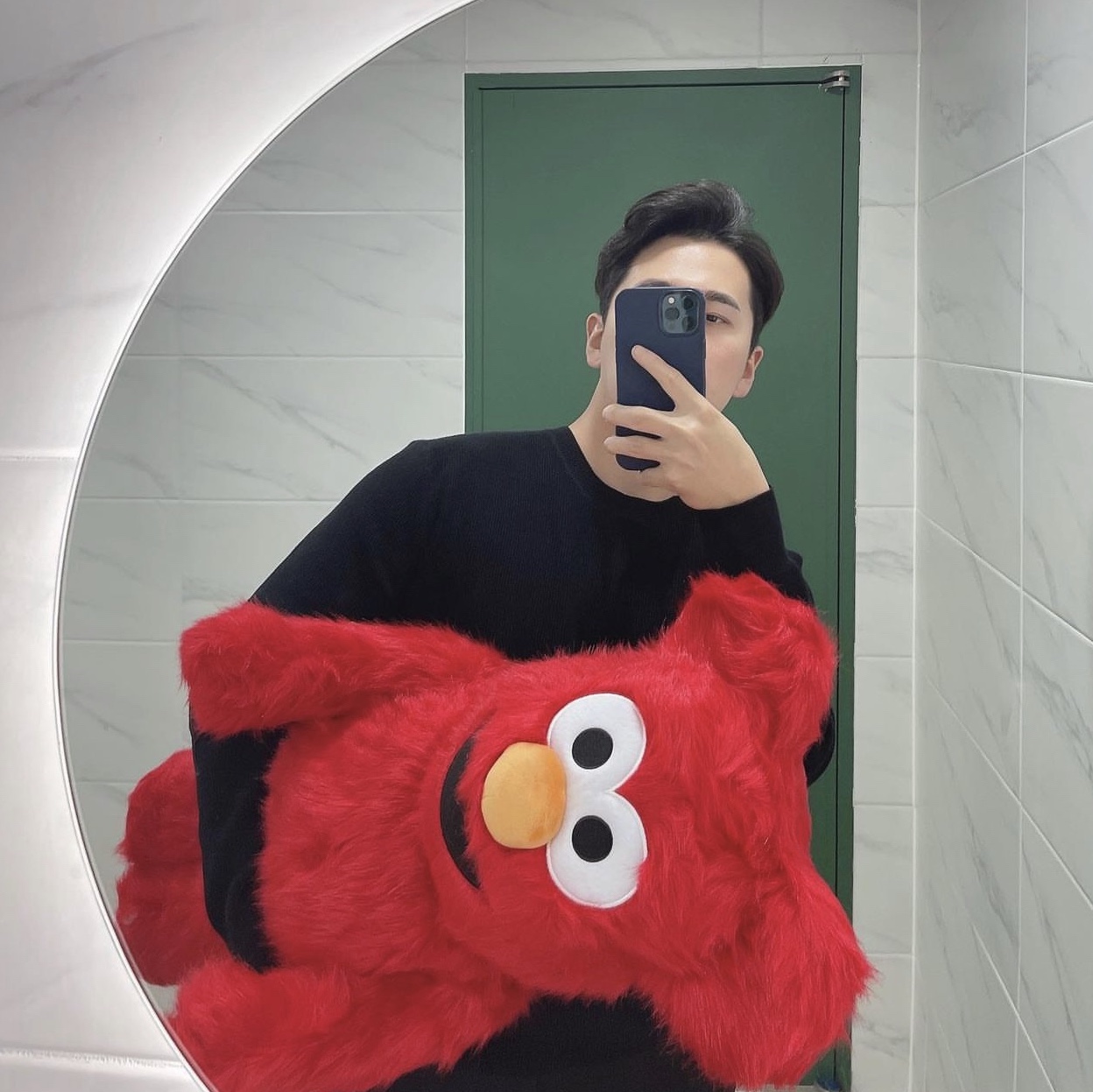 Bearbrick Sesame Street Elmo Costume Ver. 2 1000% 착용 스타일