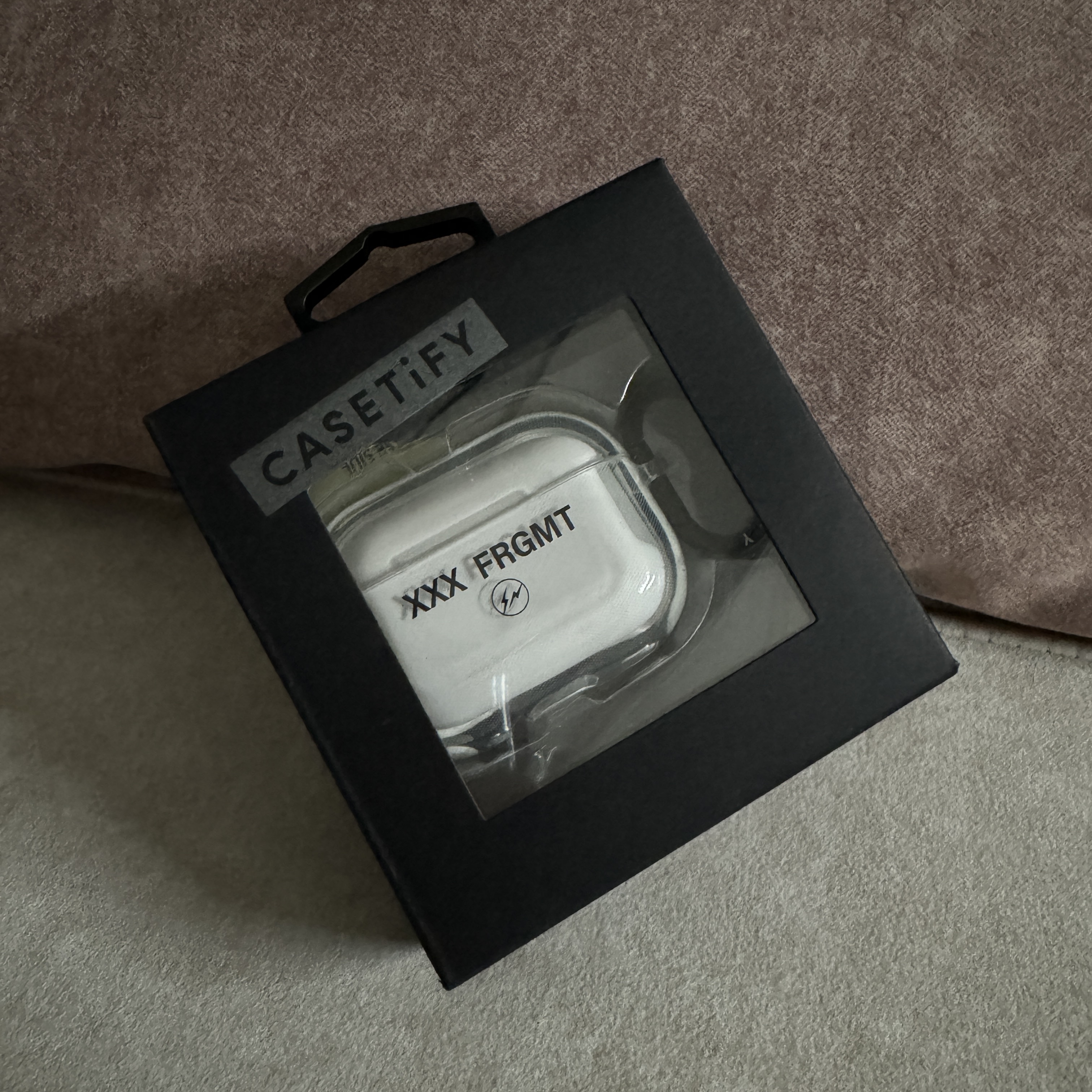 Casetify x Fragment x God Selection XXX Airpods 2nd Gen Case Frost White 착용 스타일