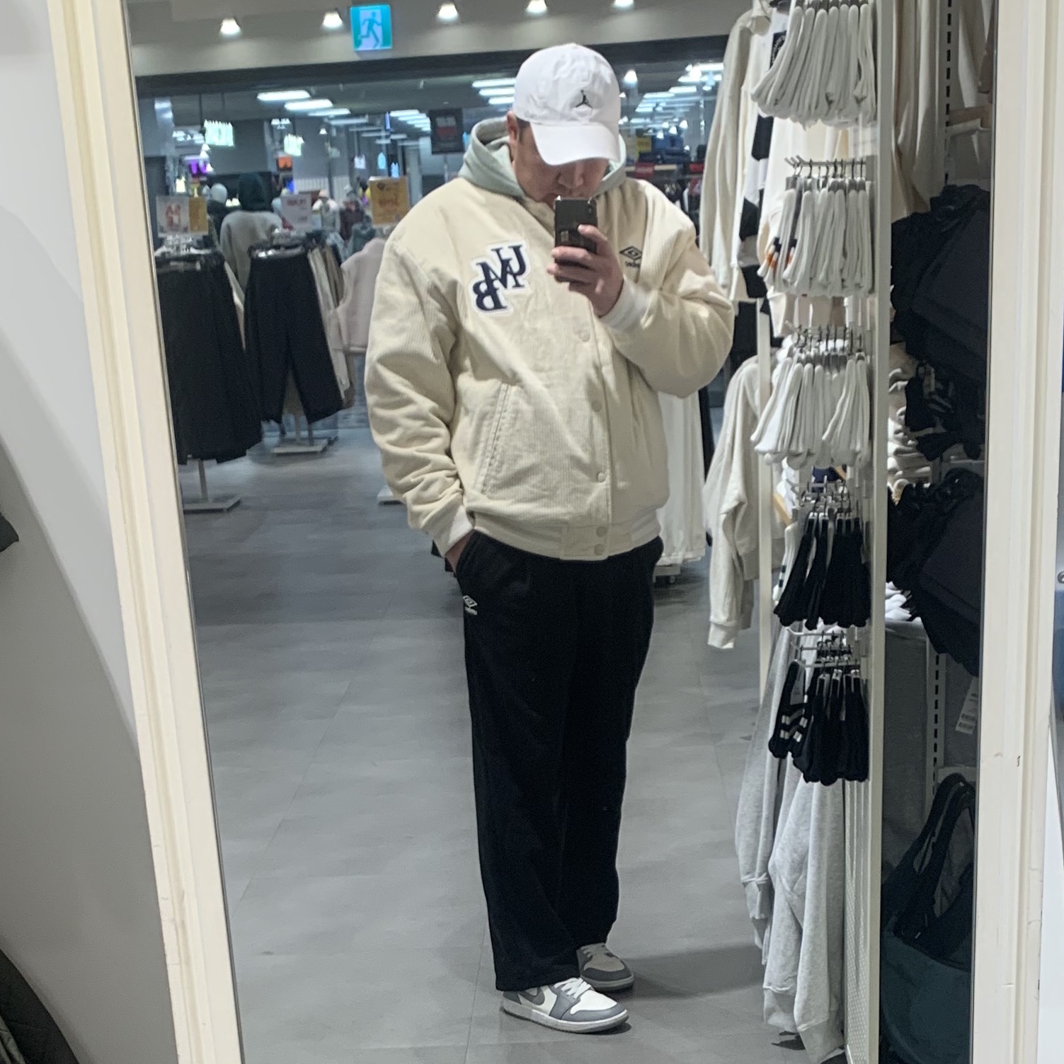 (W) Jordan 1 Mid Sail Stealth 착용 스타일