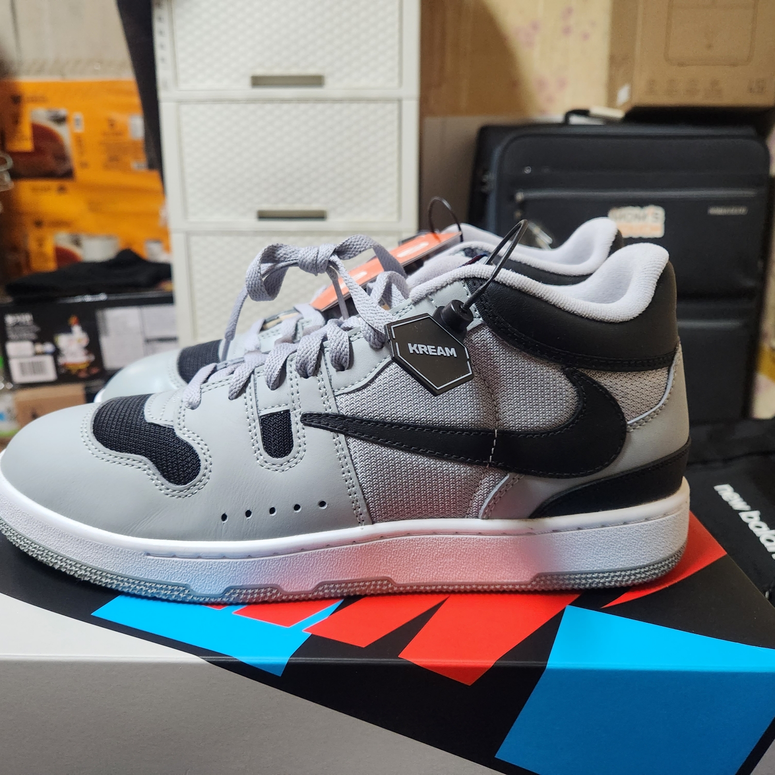Nike x Travis Scott Mac Attack SP Light Smoke Grey 착용 스타일 - 4