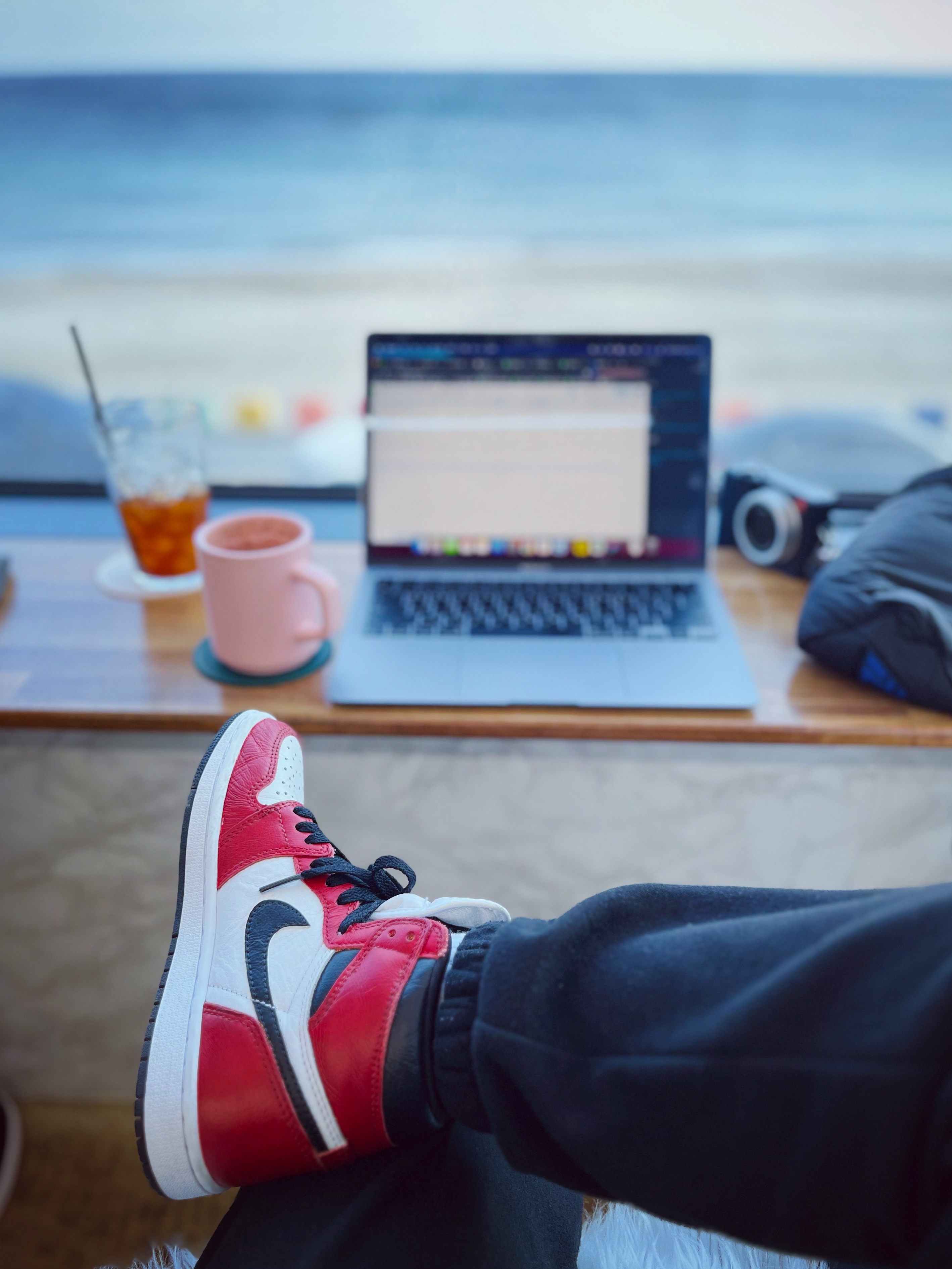 Jordan 1 Retro High OG Light Fusion Red 착용 스타일