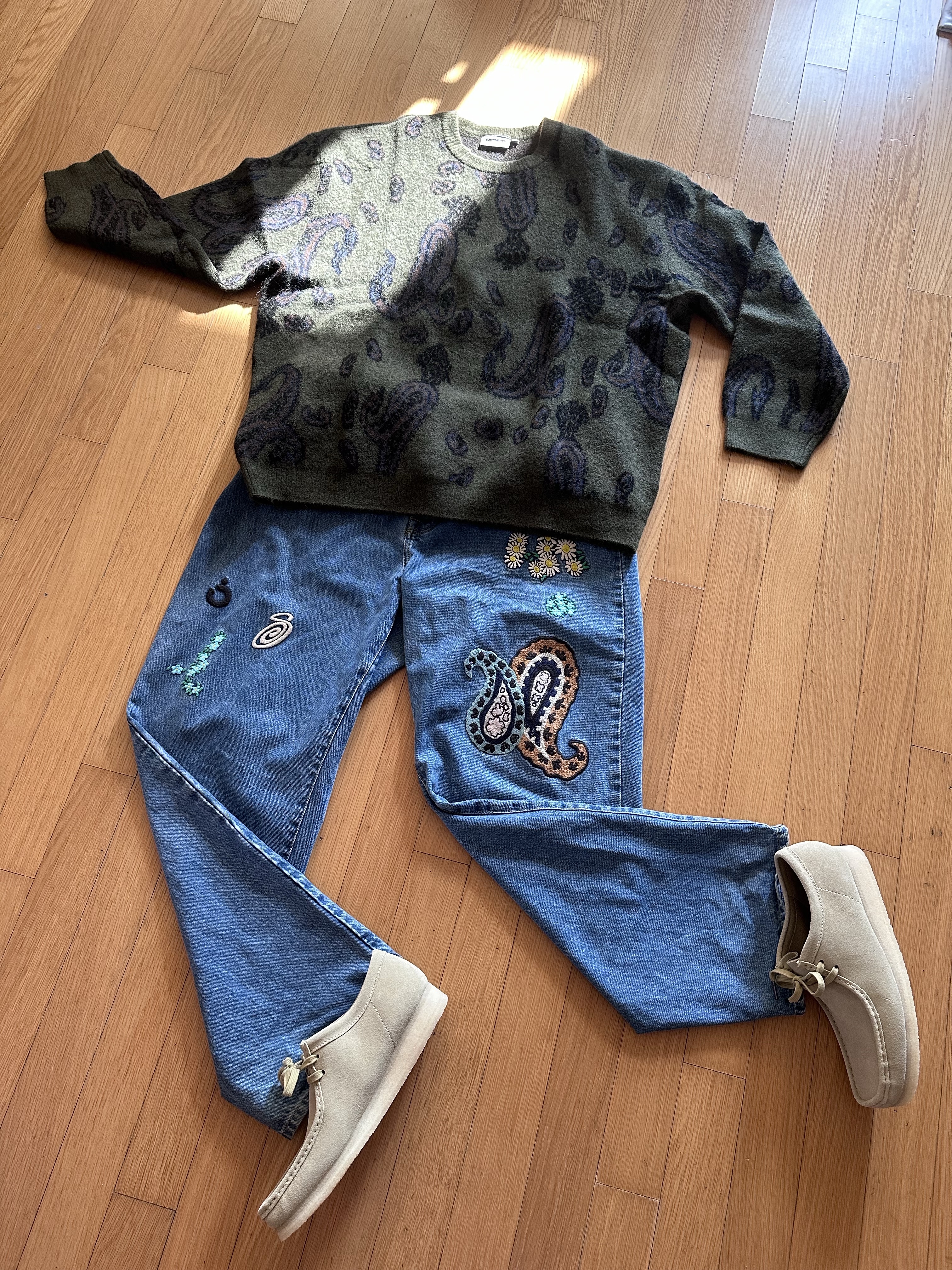 Carhartt WIP Paisley Sweatshirt Plant, Stussy x Noma t.d. Big OL' Jean Stone Wash 착용 스타일 - 2