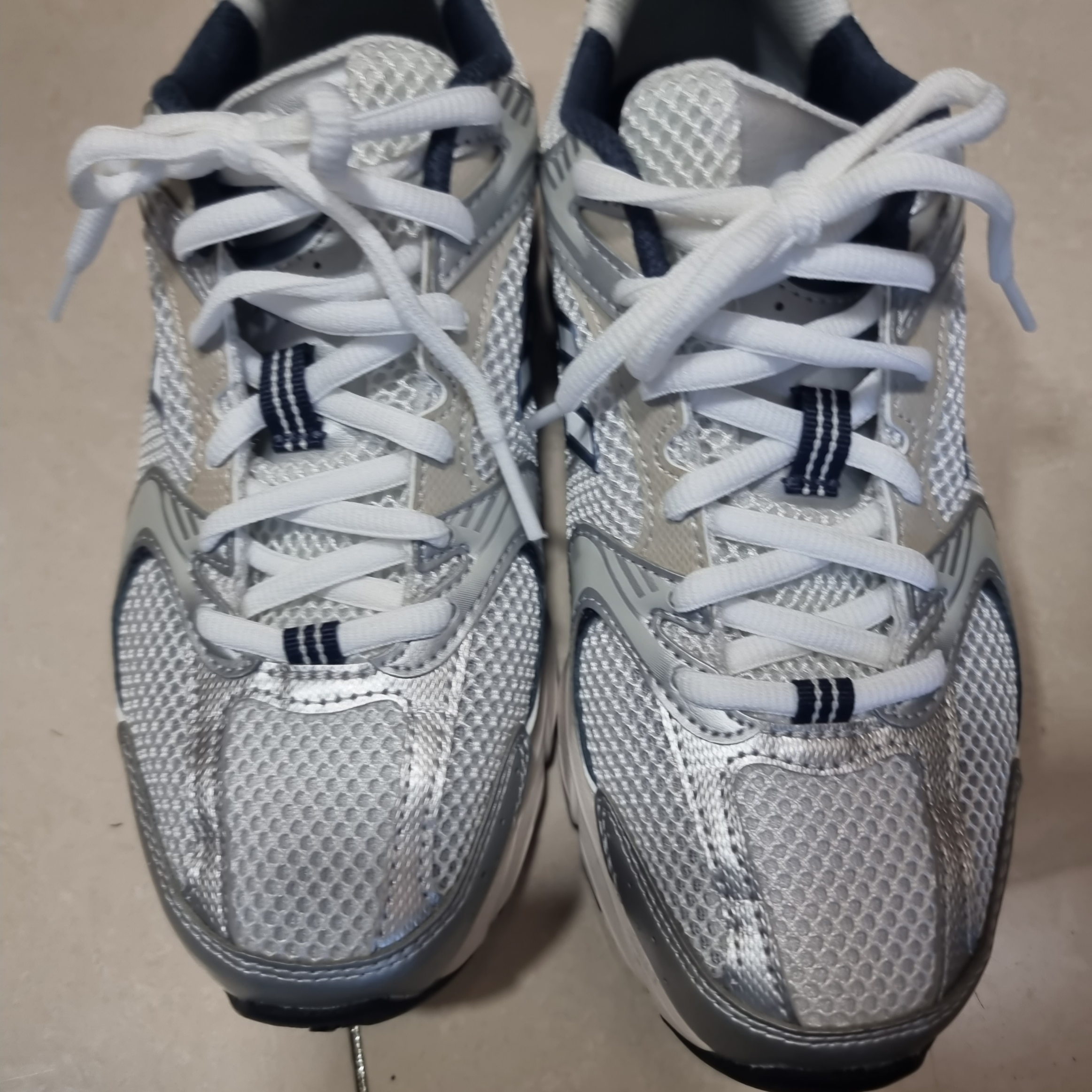 New Balance 530 Steel Grey 착용 스타일