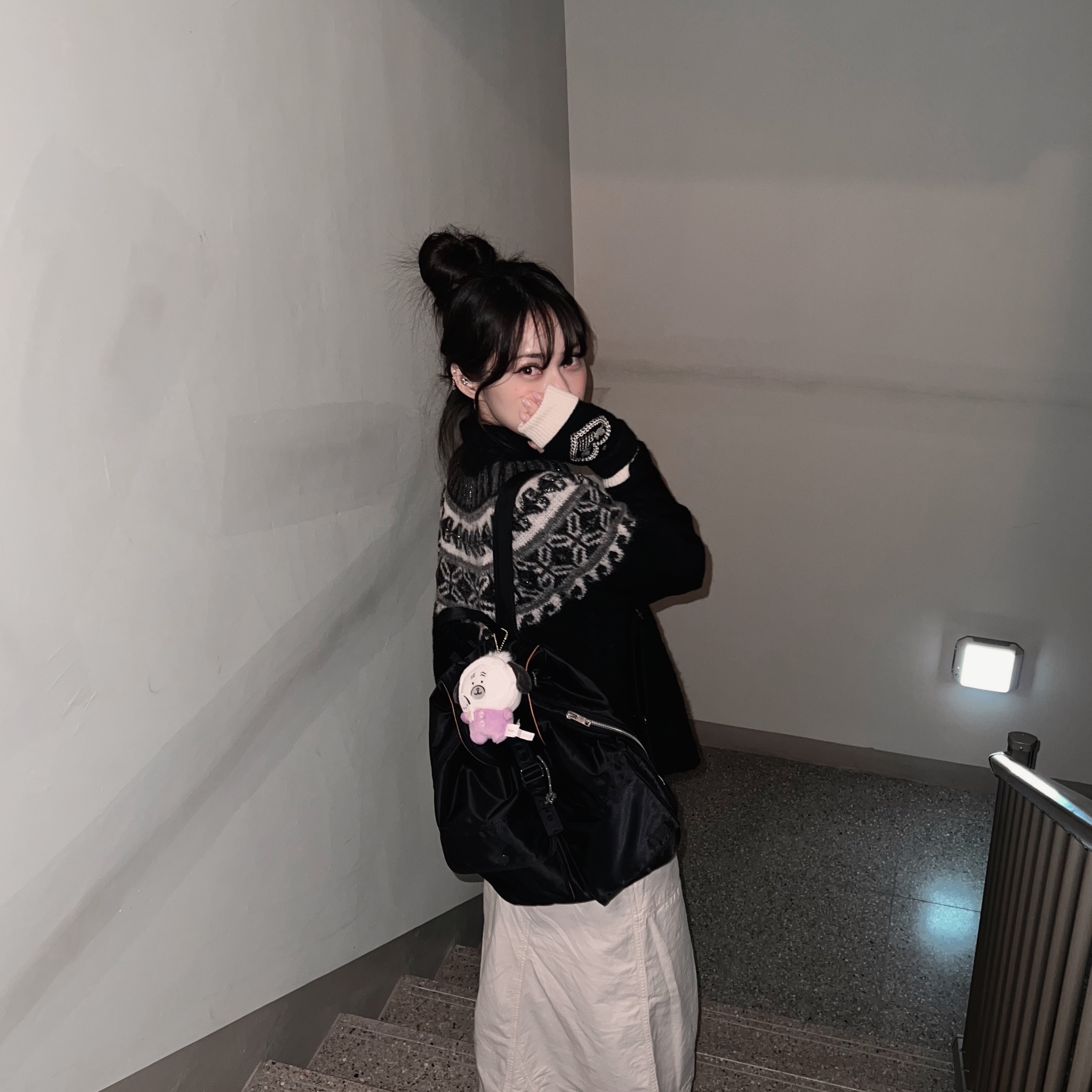 (W) Vivienne Westwood Cardy Embroidery Gloves Black, Porter Tanker Backpack Black 착용 스타일 - 1
