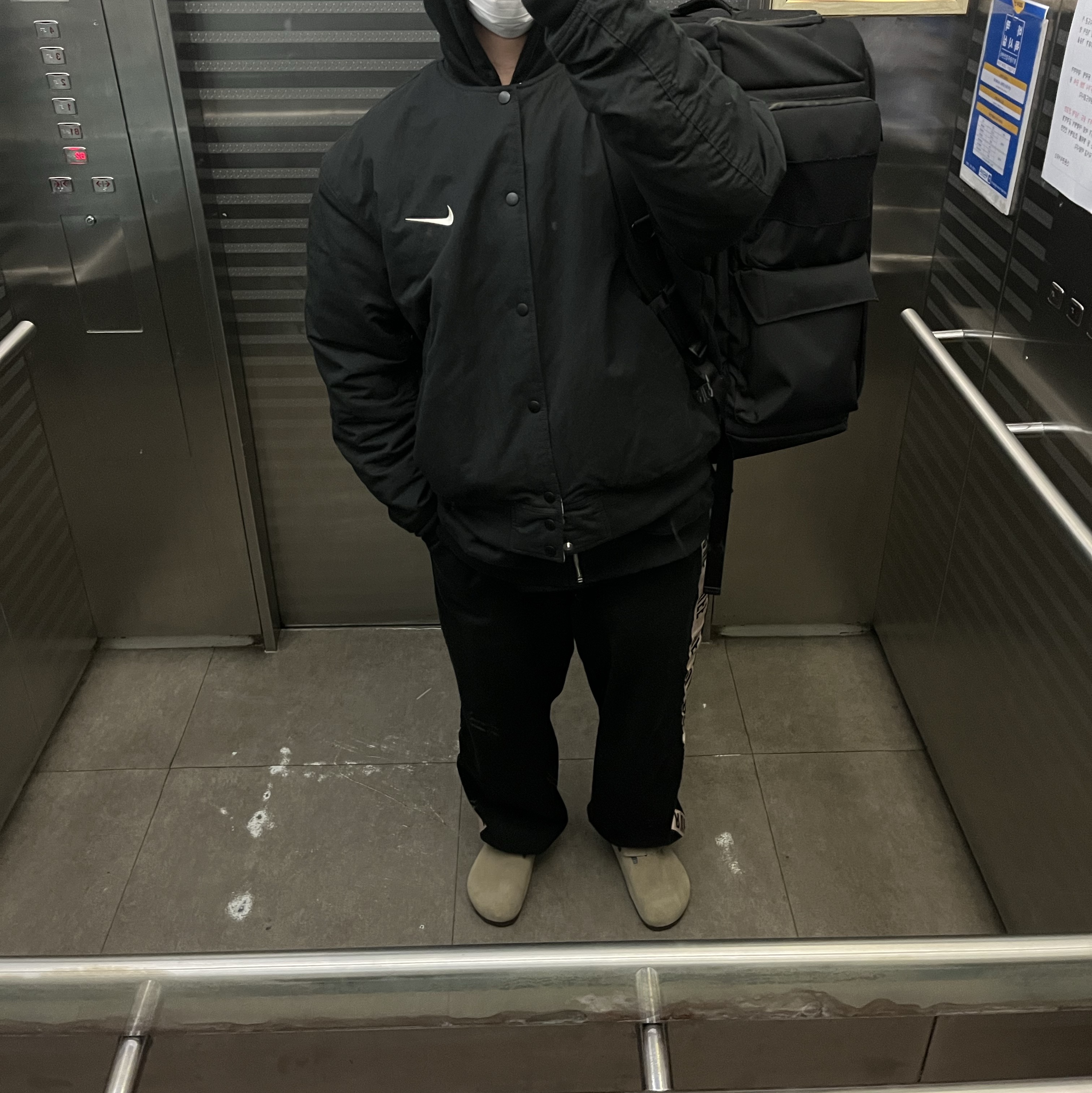 Nike x Stussy Reversible Jacket Black (FJ9153-010), Birkenstock Boston Soft Footbed Taupe - Regular 착용 스타일