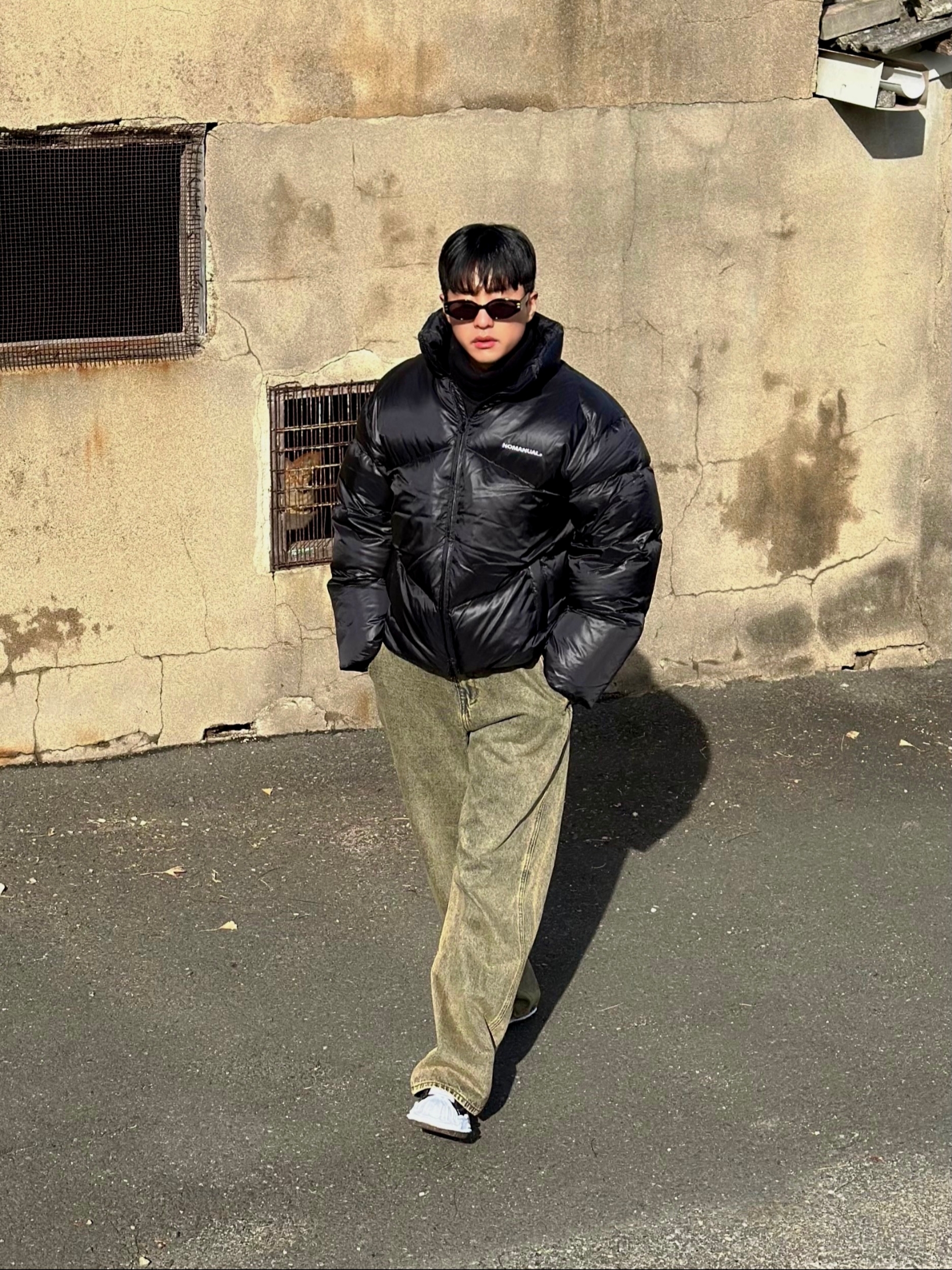 Maison Mihara Yasuhiro Blakey OG Sole Canvas Low-top Sneakers Black White 착용 스타일 - 2