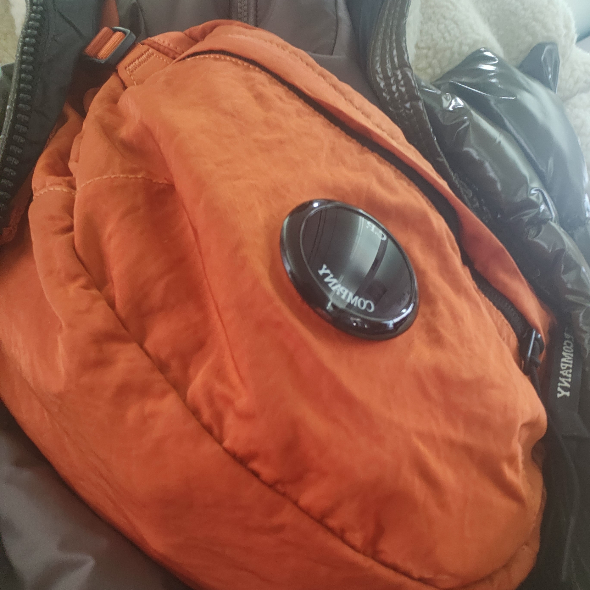 C.P. Company Nylon B Crossbody Pack Harvest Pumpkin Orange - 23SS 착용 스타일