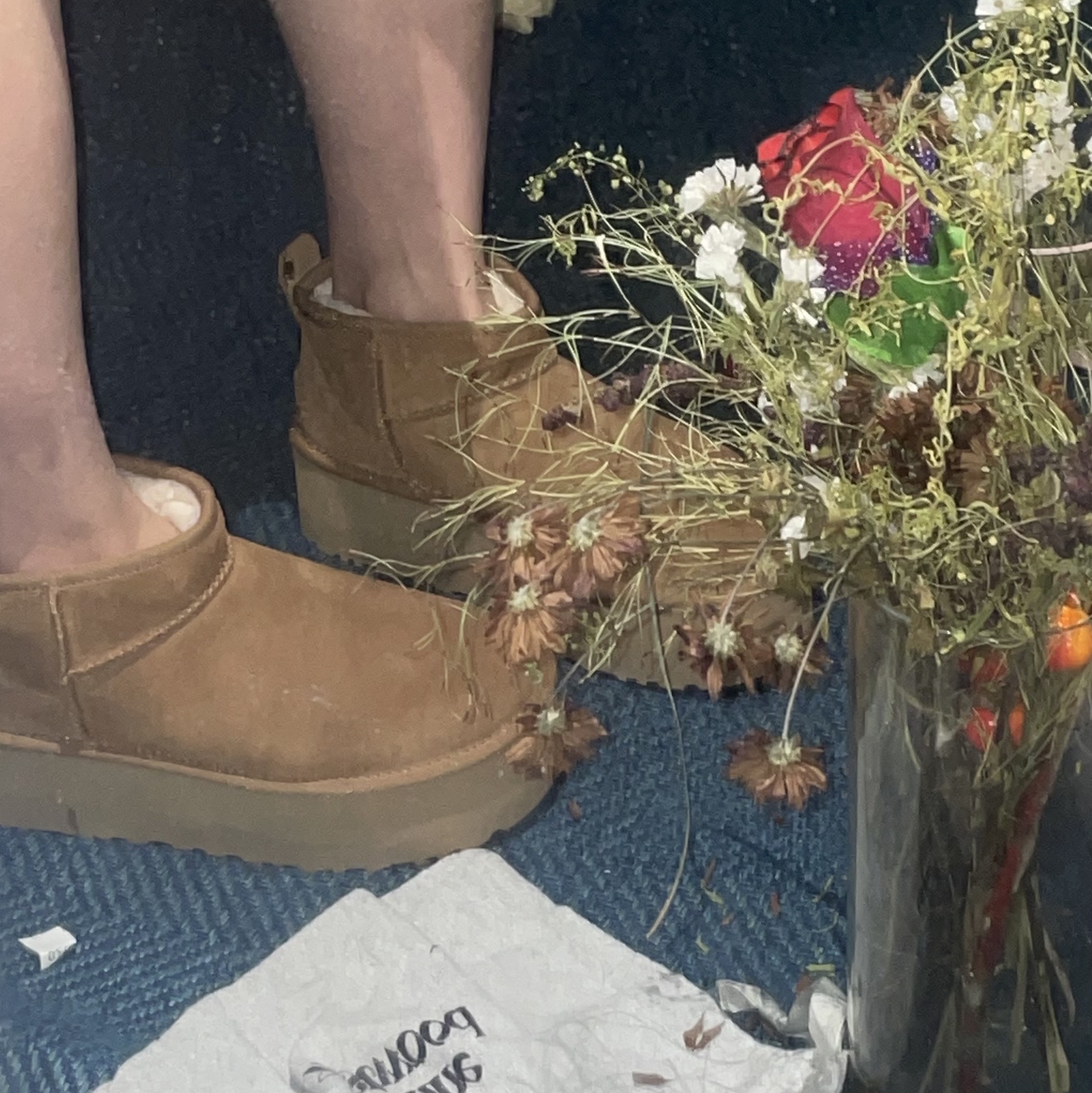 (W) 어그 클래식 울트라 미니 플랫폼 부츠 체스트넛 착용 스타일 - 3