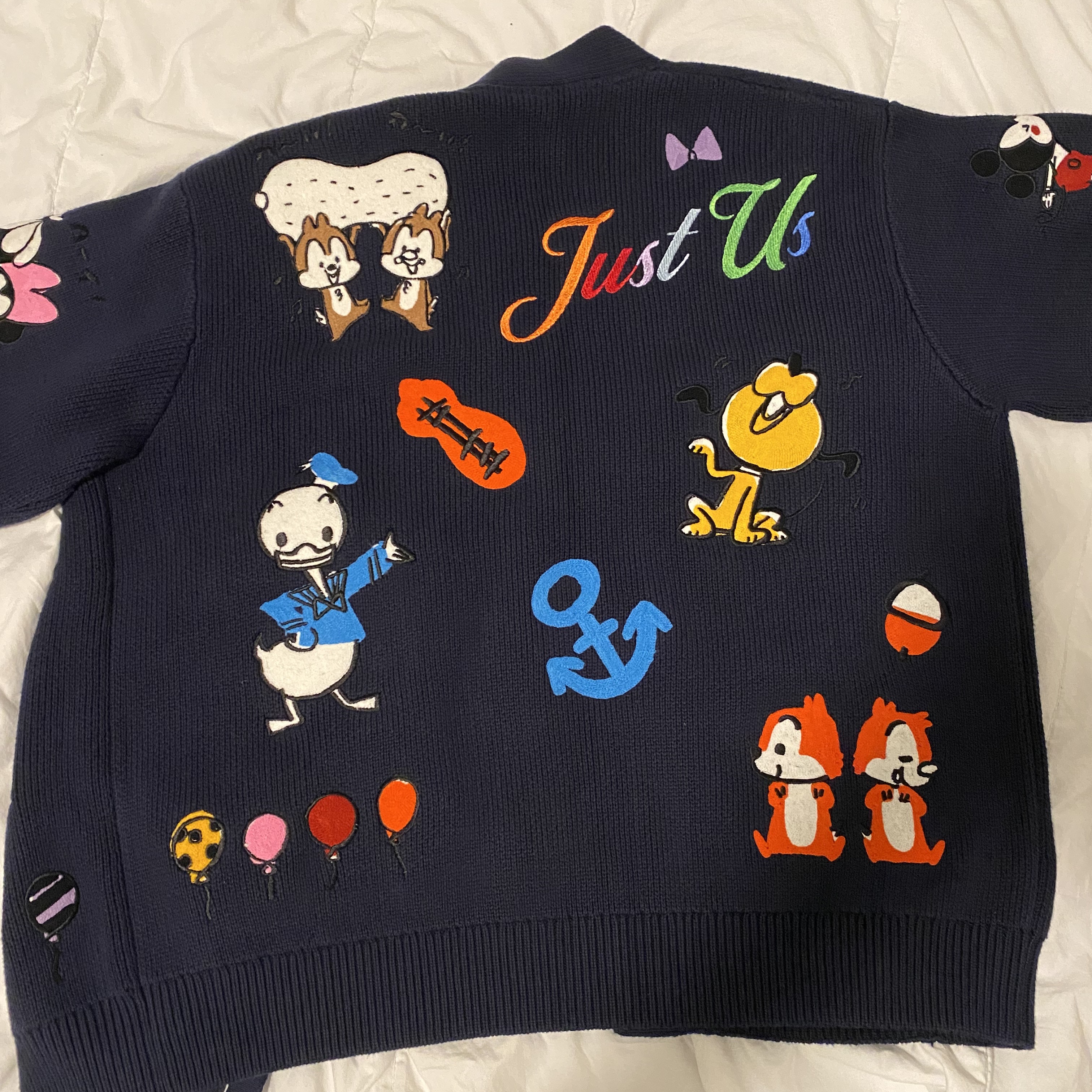 Kith x Disney for Mickey & Friends Chunky Yarn Cardigan Nocturnal, Kith x Disney for Mickey & Friends Cyber Monday Mickey Classic Logo Hoodie Black 착용 스타일 - 2