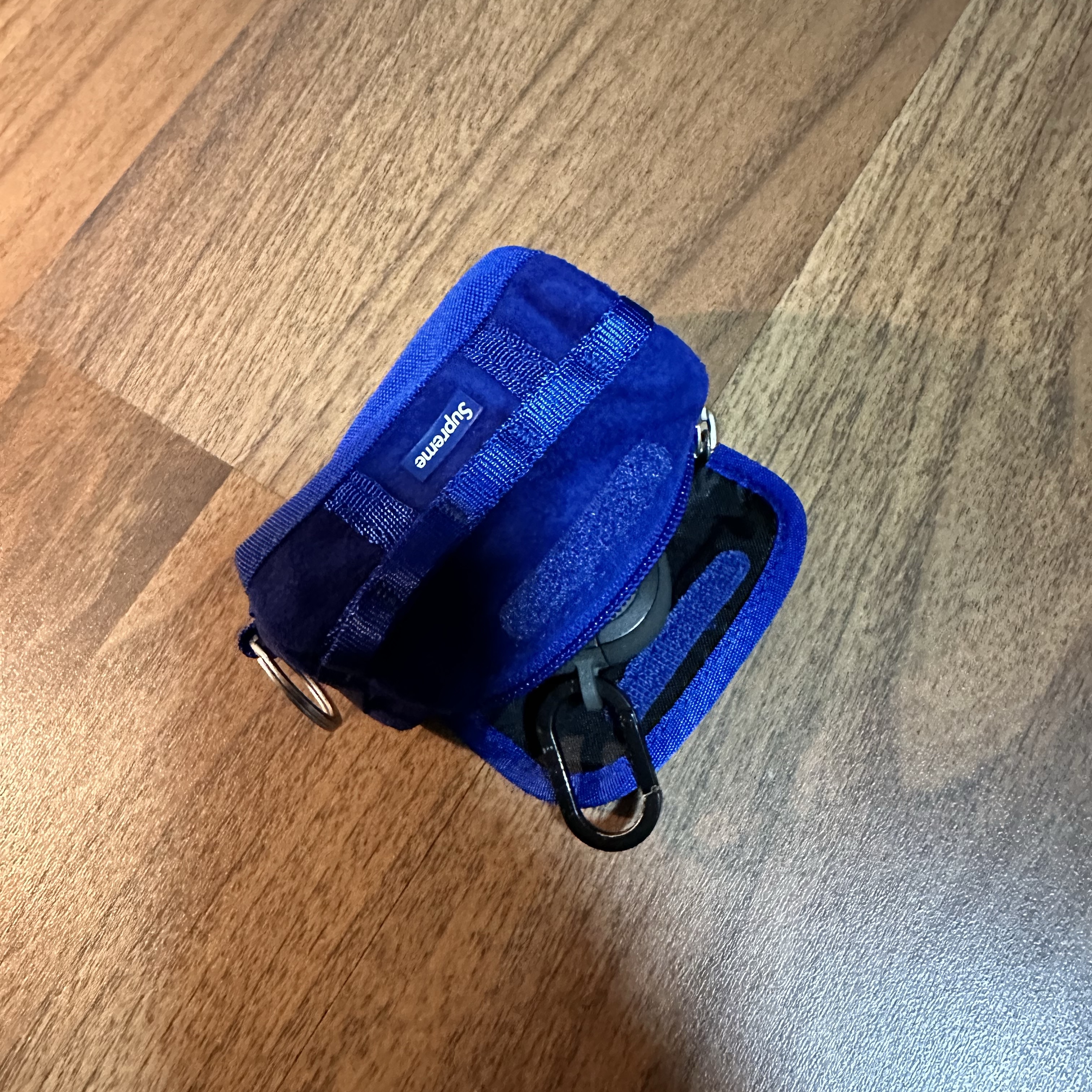 Supreme x The North Face Suede Base Camp Duffle Keychain Blue - 23FW 착용 스타일 - 2