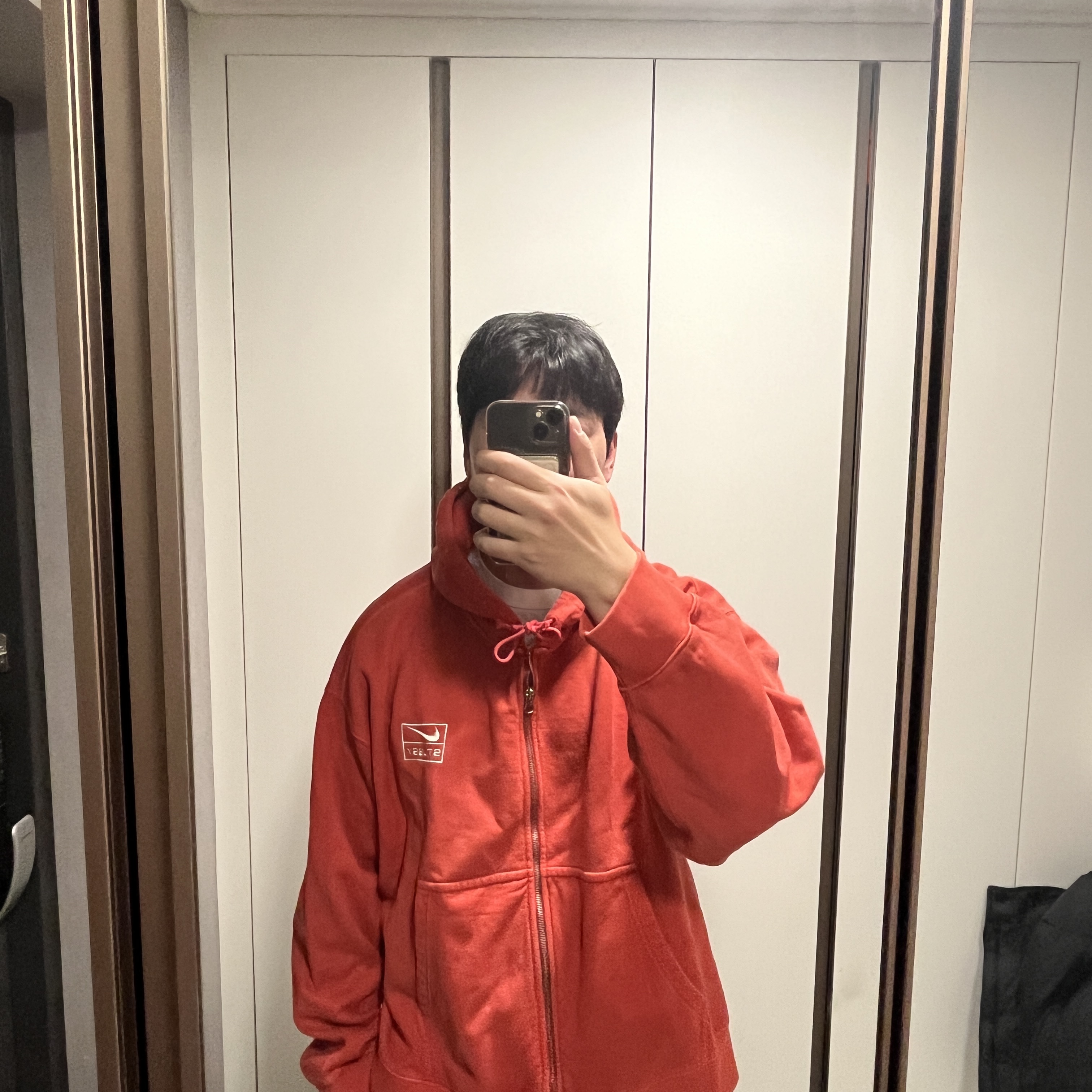 Nike x Stussy Full Zip Pigment Dyed Fleece Hoodie Habanero Red (FJ9161-642) 착용 스타일 - 2