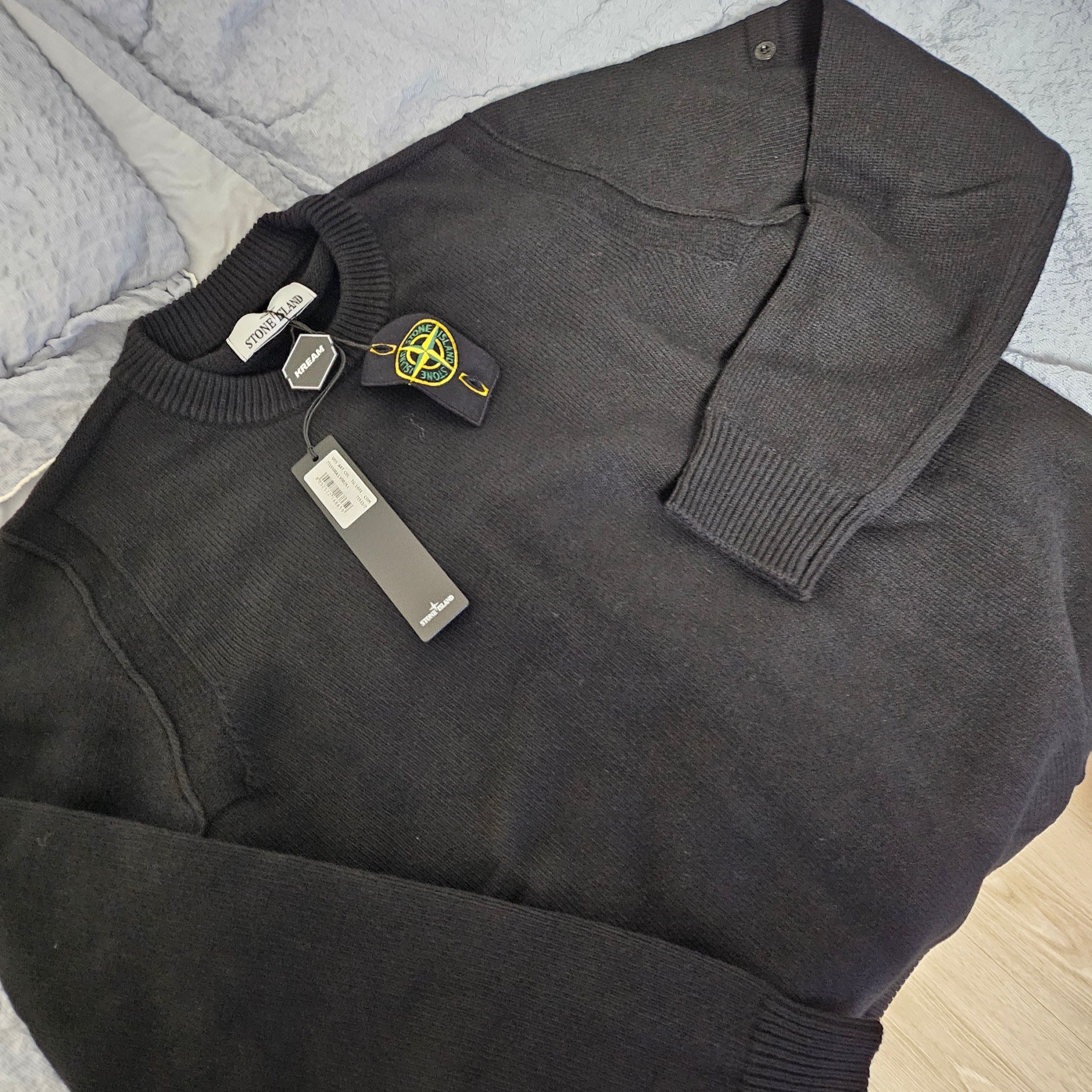 Stone Island 508A3 Lambswool Crewneck Knit Black - 22FW 착용 스타일