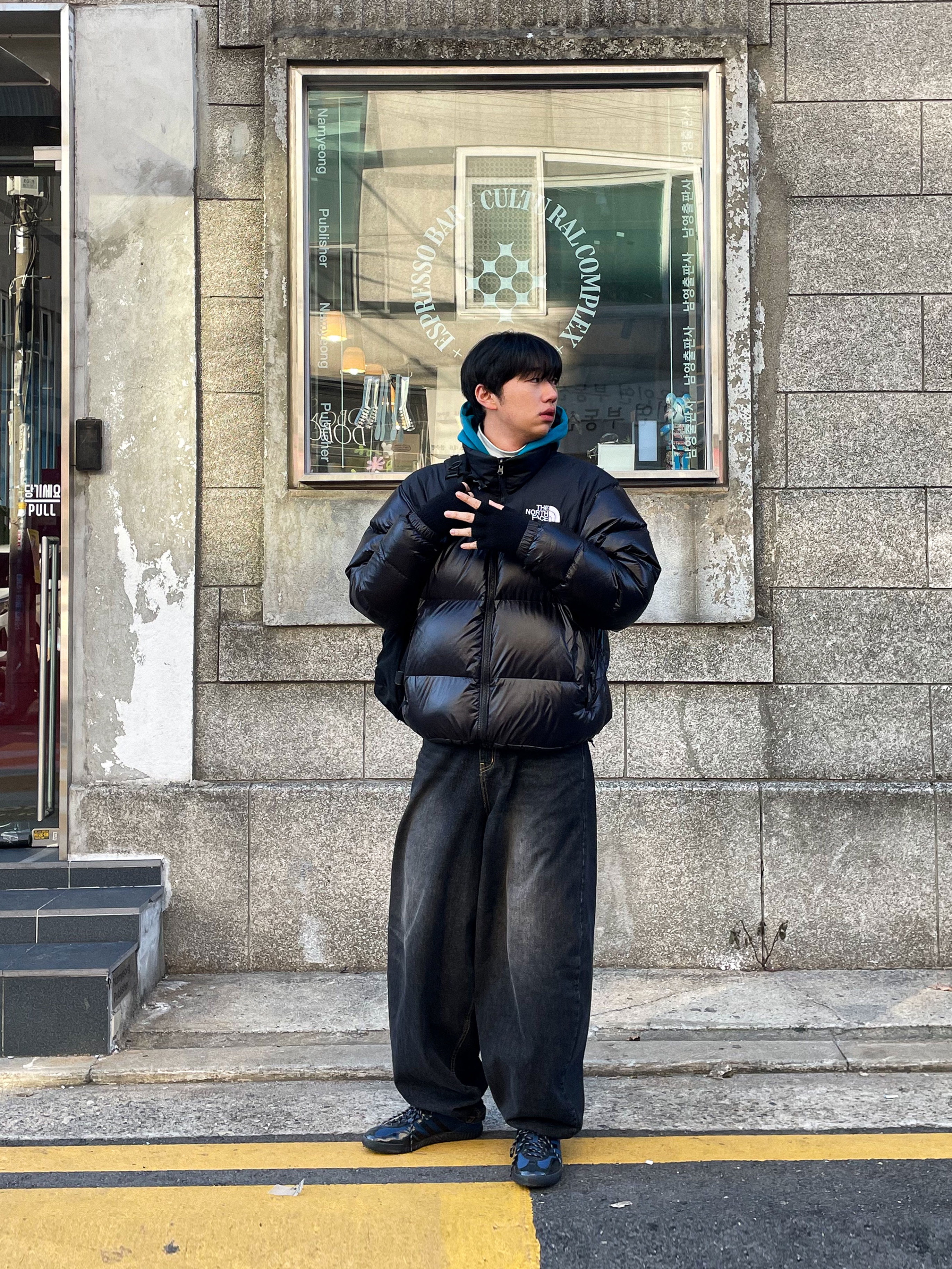 Adidas x Blondey McCoy A.B. Gazelle Indoor Mineral Blue, The North Face 1996 Eco Nuptse Jacket Real Black 착용 스타일 - 8
