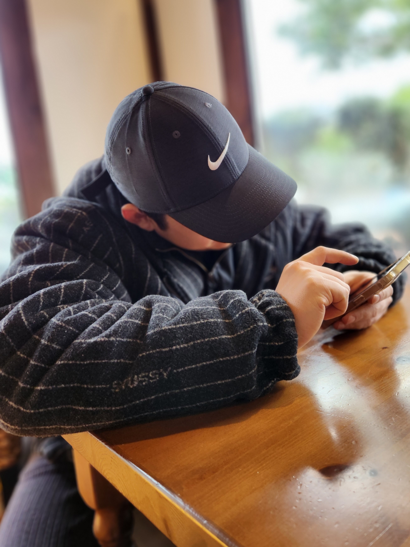 Nike x Stussy NRG Striped Wool Jacket Black (DR4023-010), Maison Mihara Yasuhiro Blakey OG Sole Canvas Low-top Sneakers Black White 착용 스타일 - 2