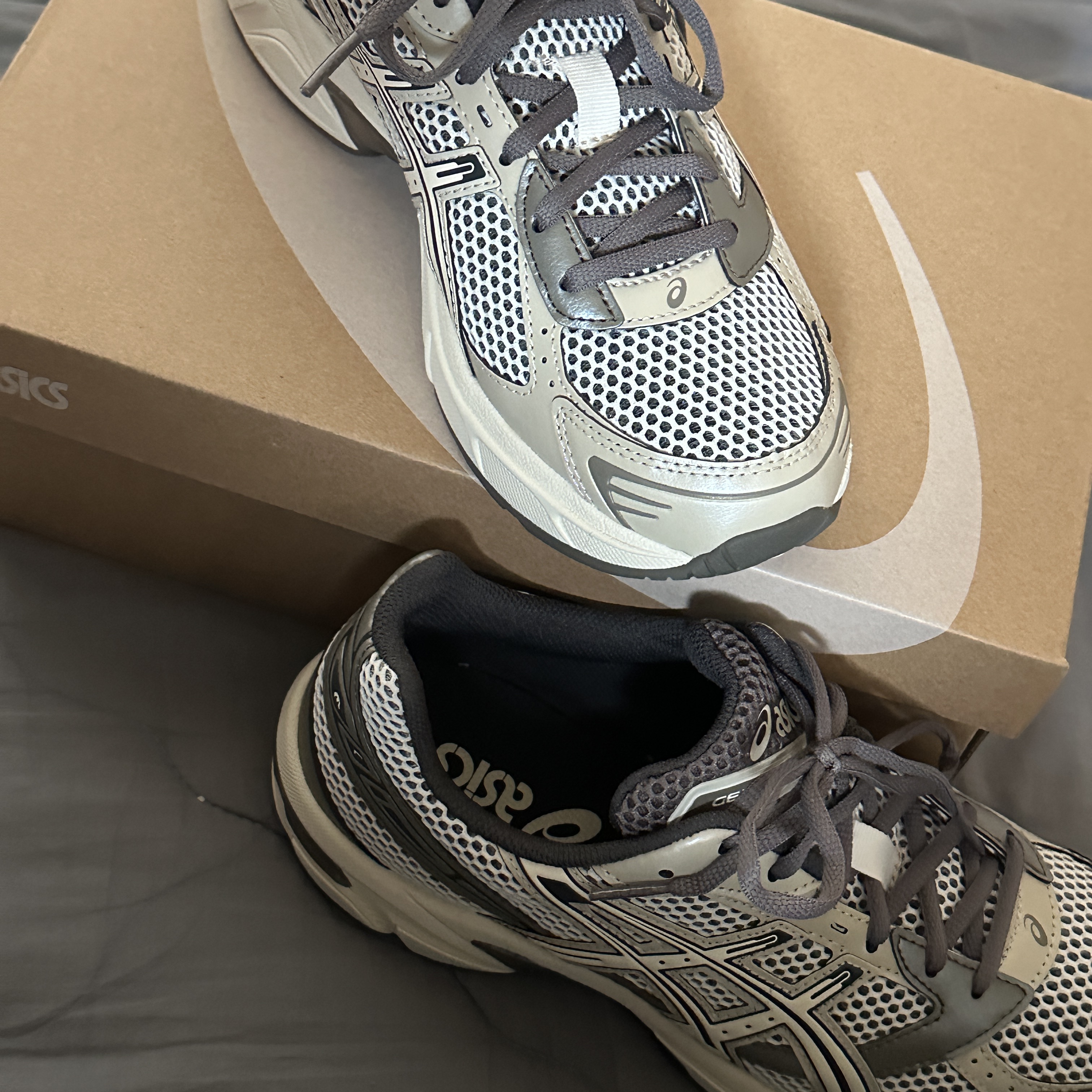 Asics Gel-1130 Birch Dark Taupe - Korea Exclusive 착용 스타일 - 2
