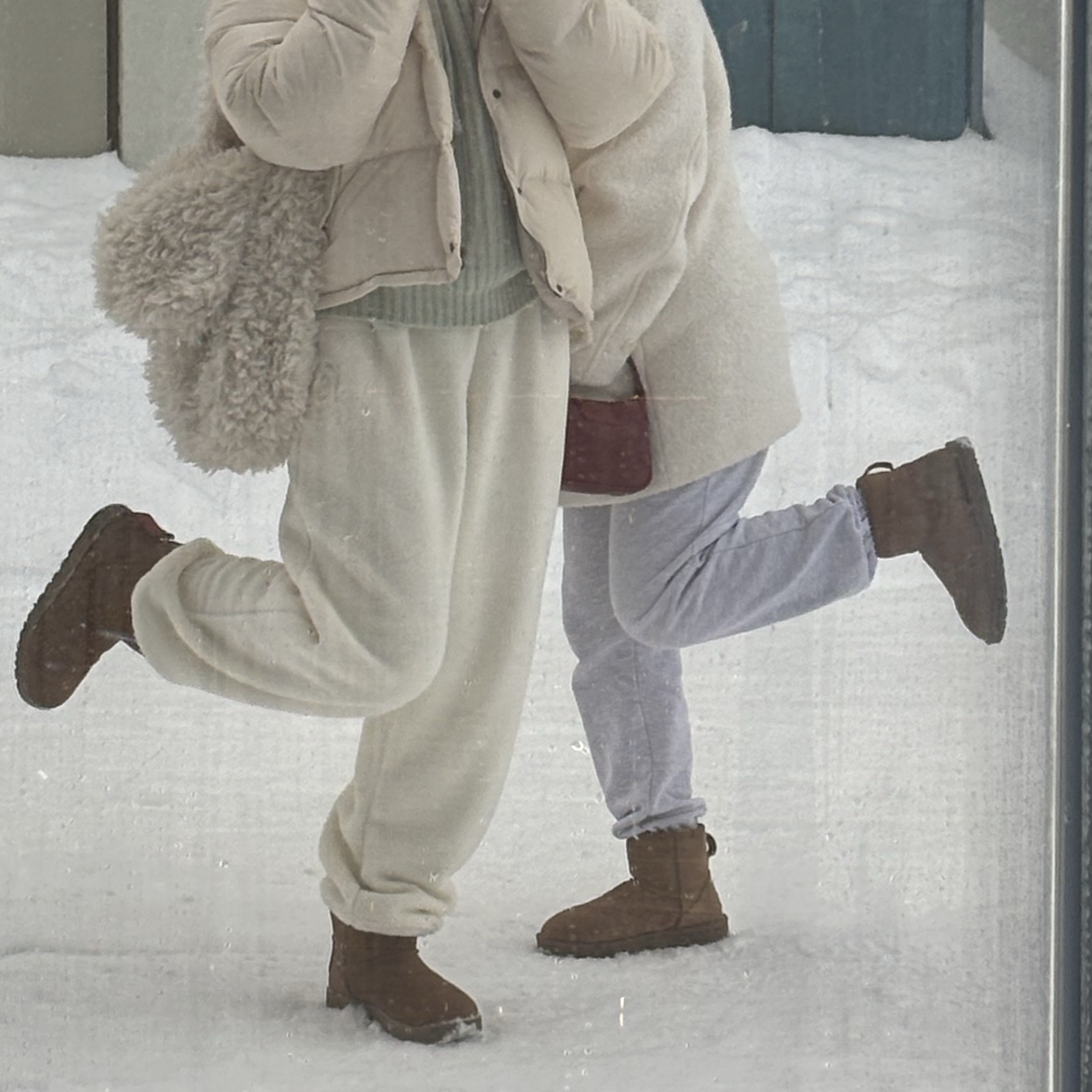 (W) UGG Classic Mini II Boots Chestnut 착용 스타일