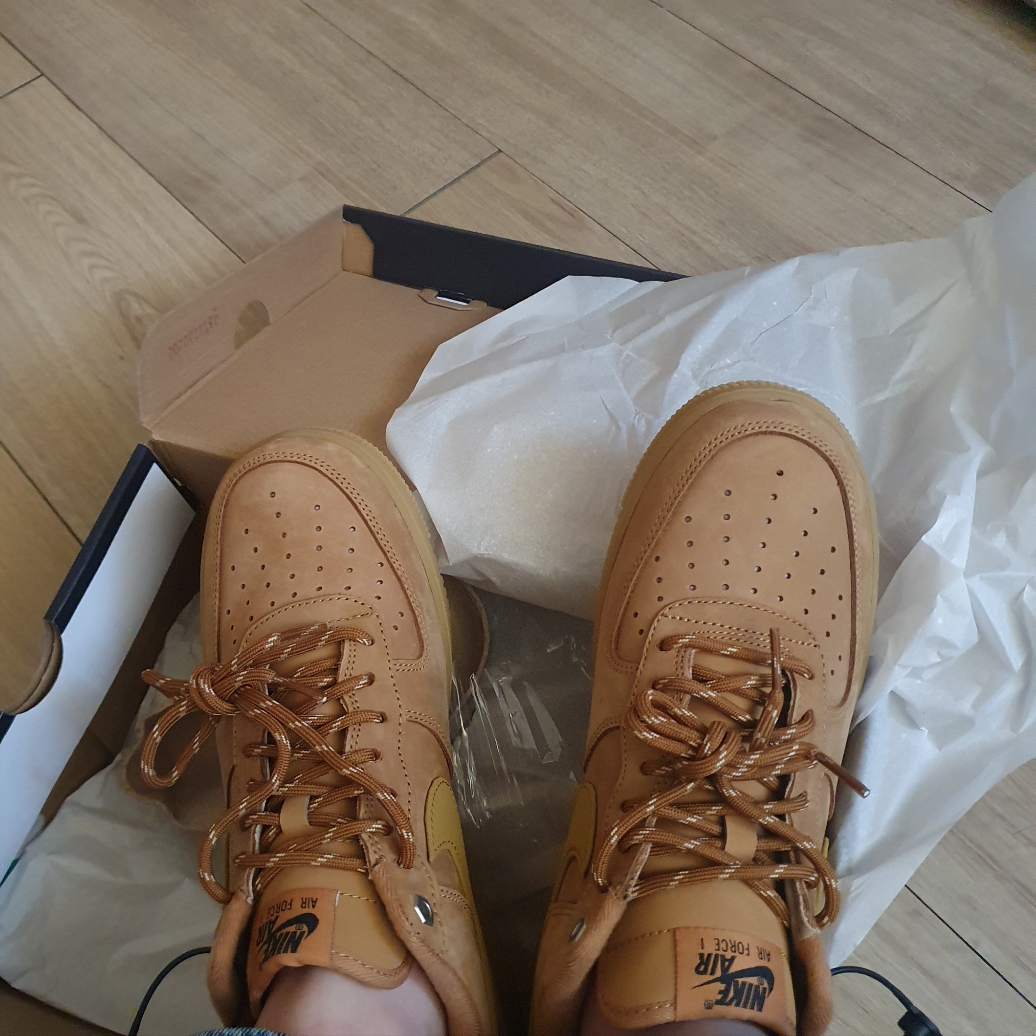 Nike Air Force 1 '07 WB Flax 착용 스타일