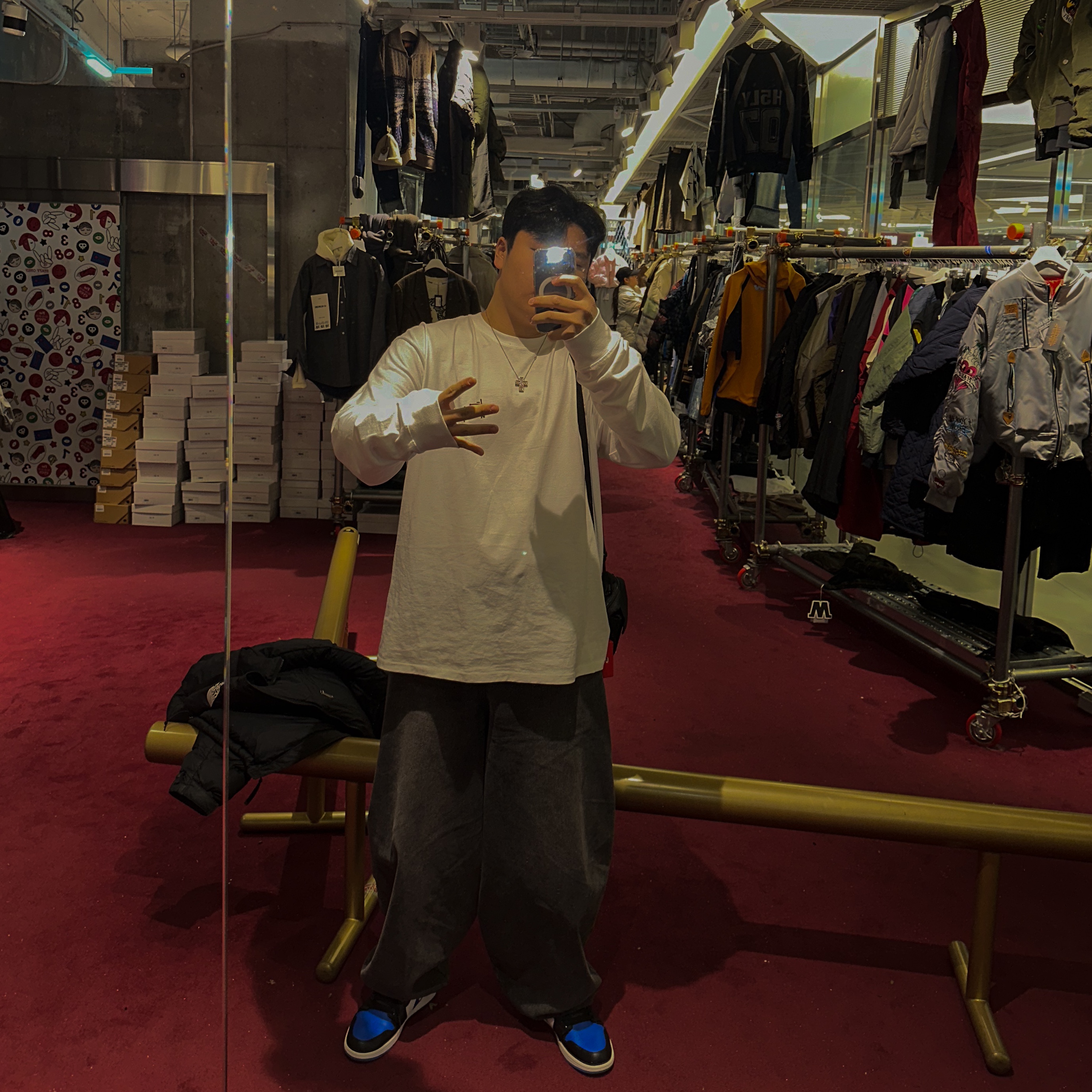Stussy Basic Stussy LS T-Shirt White 2022, Jordan 1 Low Alternate Royal Toe 착용 스타일