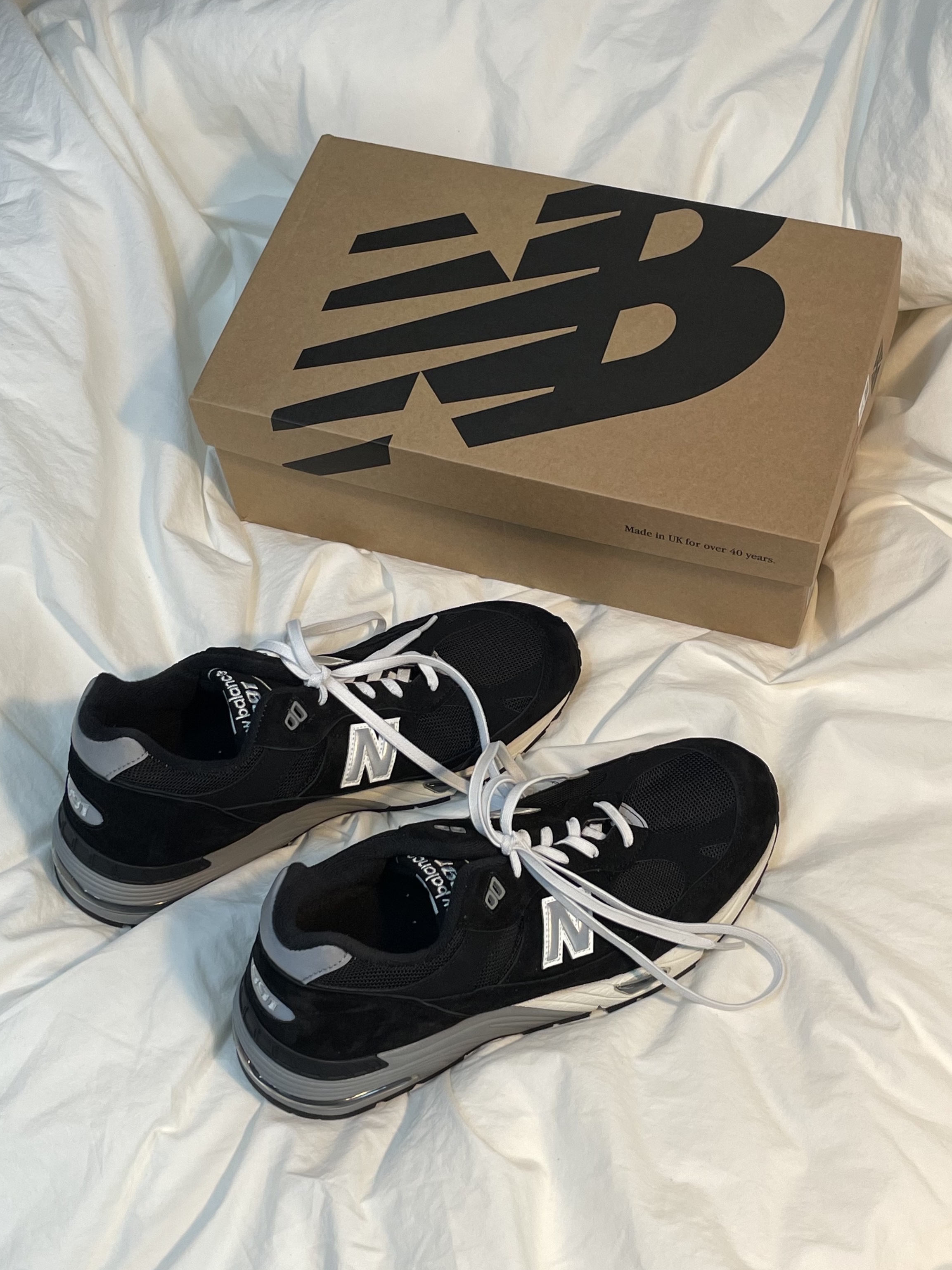 New Balance 991 Made in UK Black Silver 착용 스타일