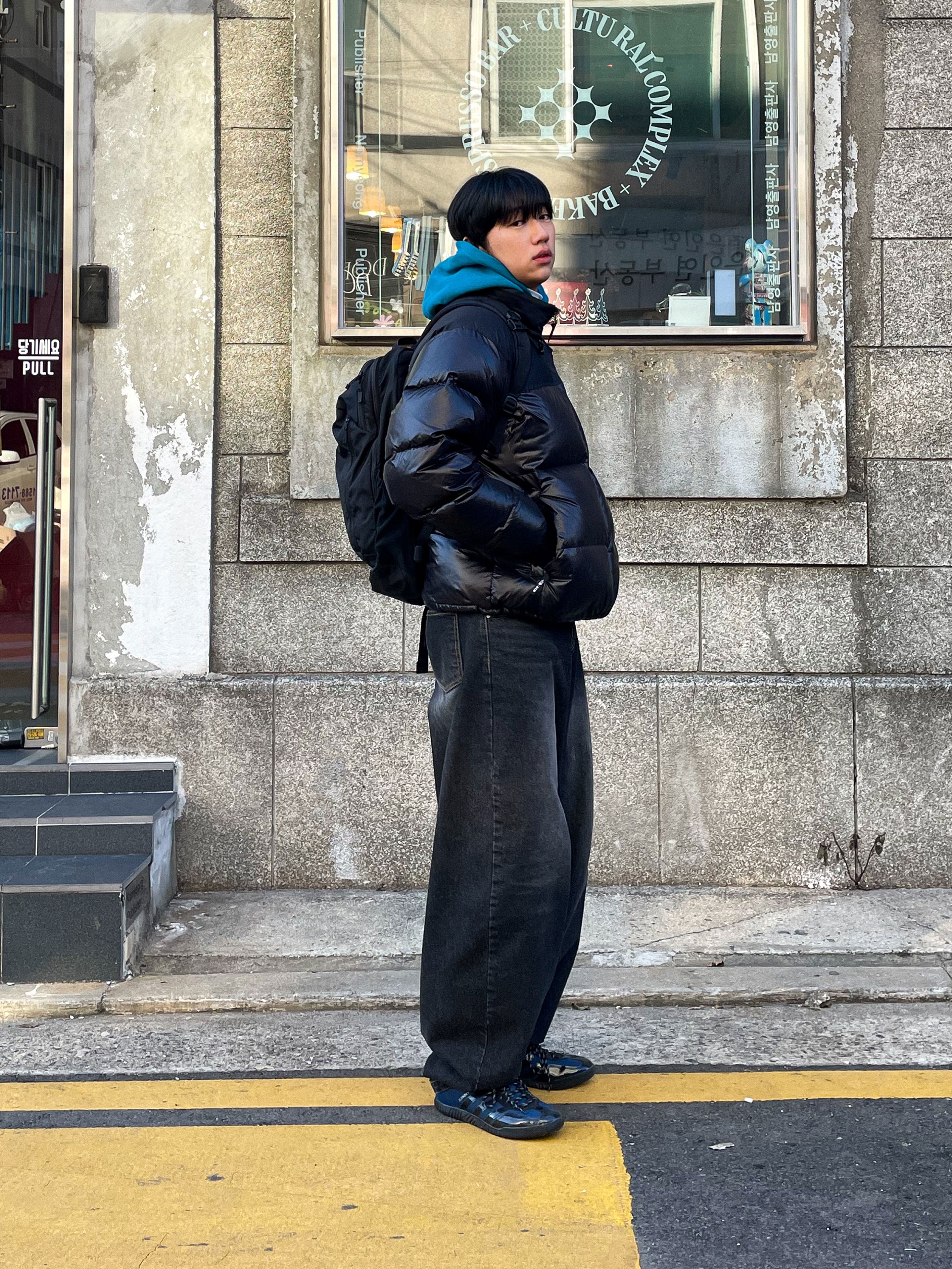 Adidas x Blondey McCoy A.B. Gazelle Indoor Mineral Blue, The North Face 1996 Eco Nuptse Jacket Real Black 착용 스타일 - 7