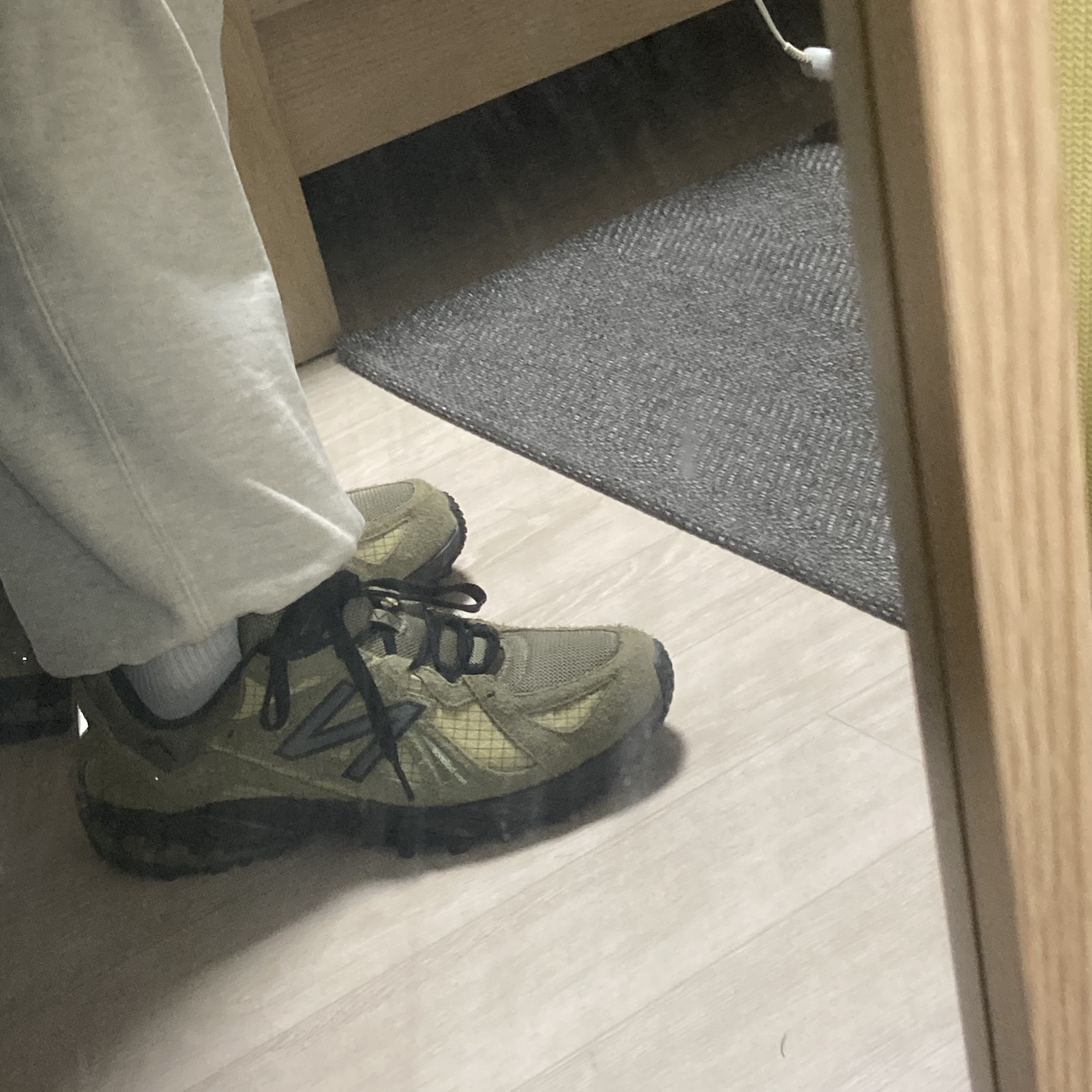 New Balance x Cayl ML610TCL Covert Green 착용 스타일 - 1