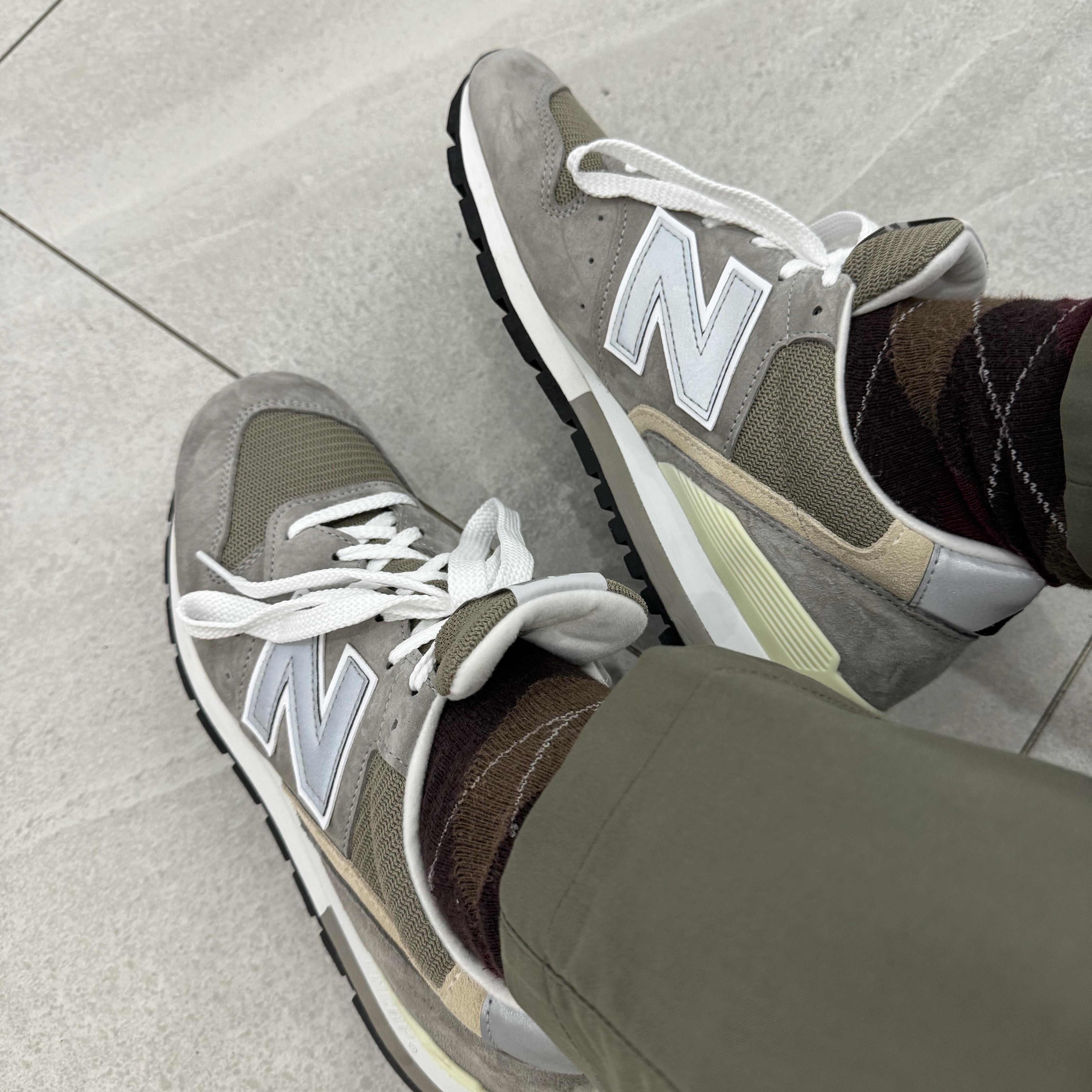 New Balance Made in USA 996 Grey 착용 스타일 - 1