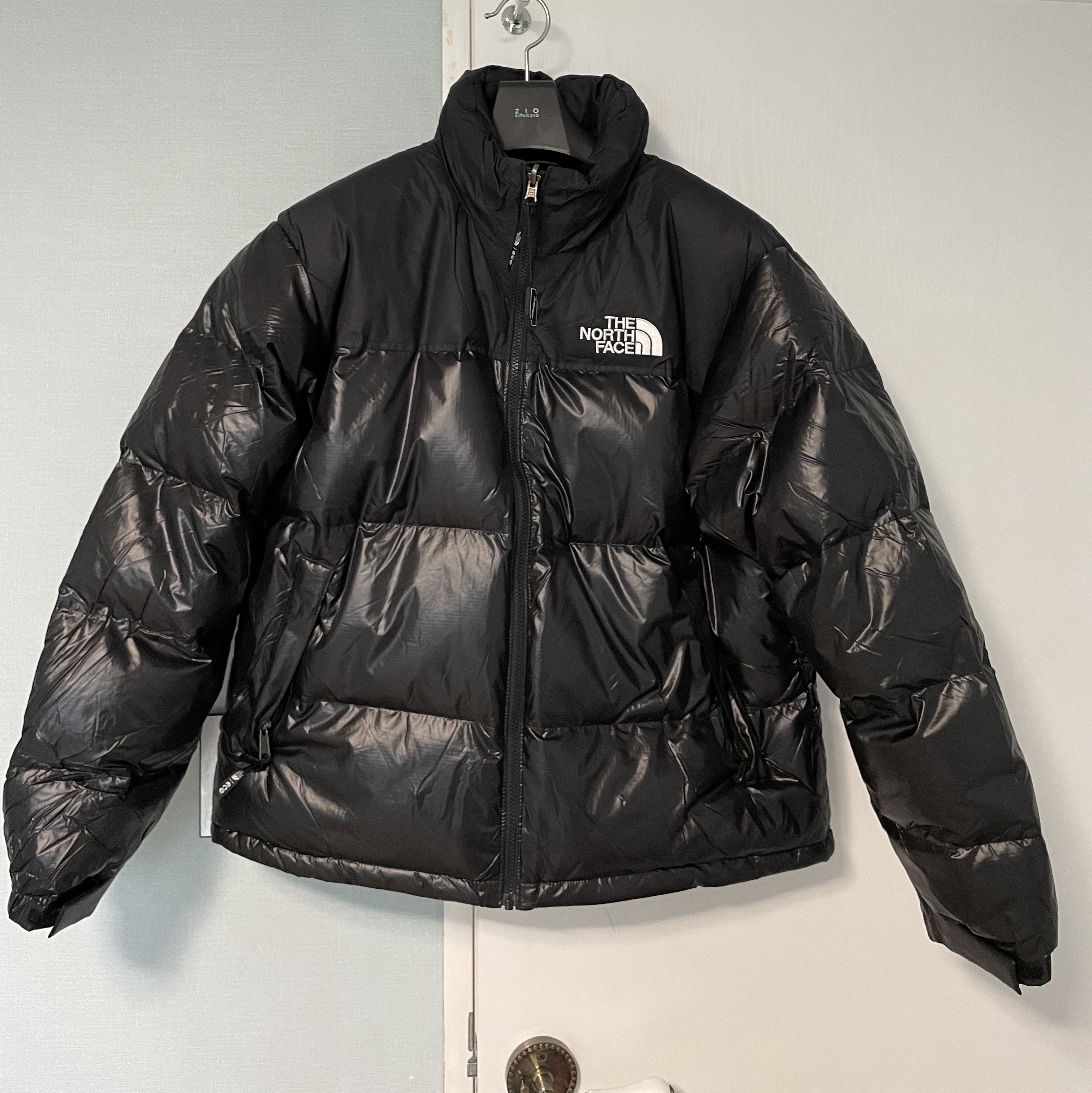 The North Face 1996 Eco Nuptse Jacket Real Black 착용 스타일 - 1