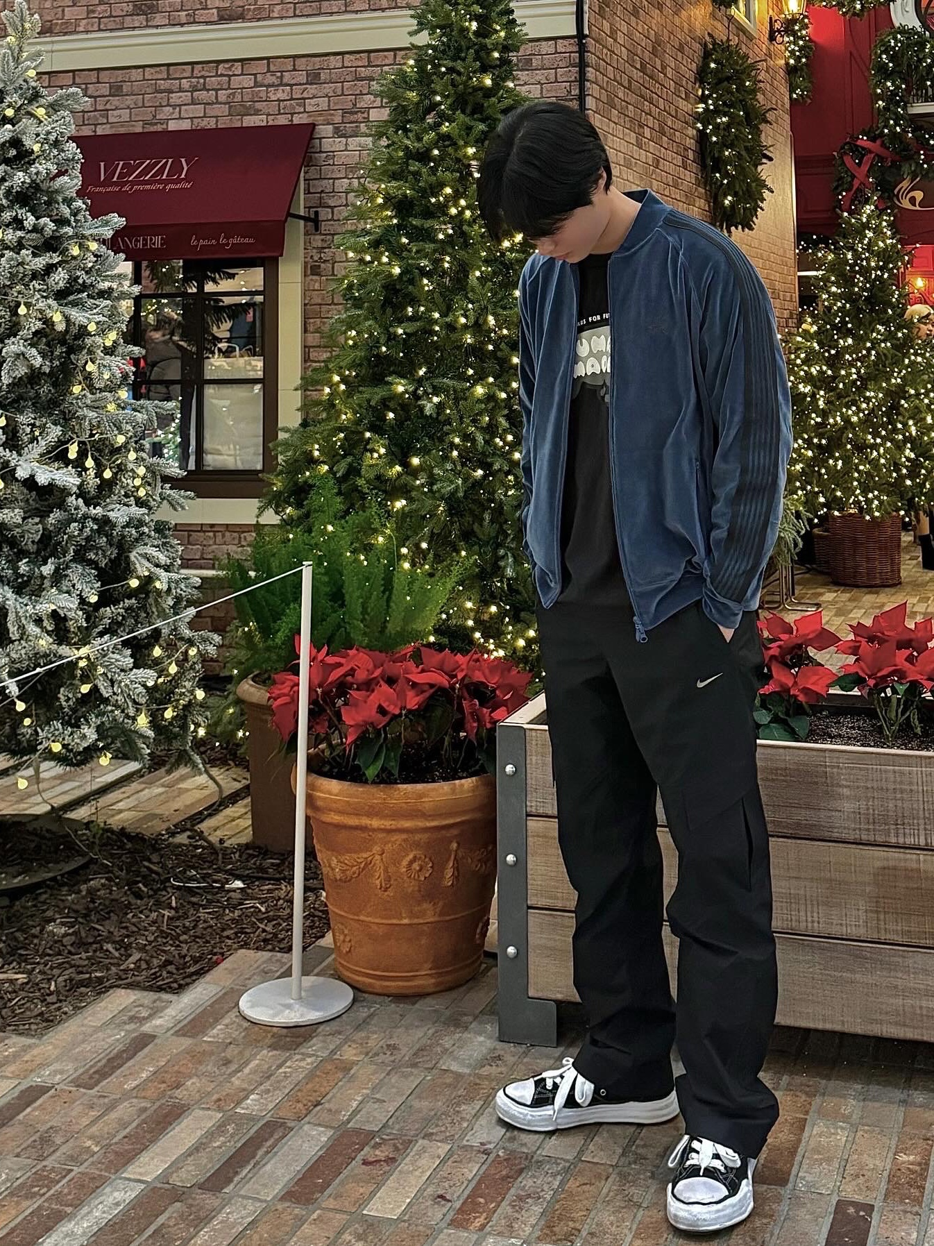 Nike x Drake Nocta 8K Peaks Track Pants Black (FZ3480-010), Maison Mihara Yasuhiro Peterson OG Sole Canvas Low Sneakers Black 착용 스타일