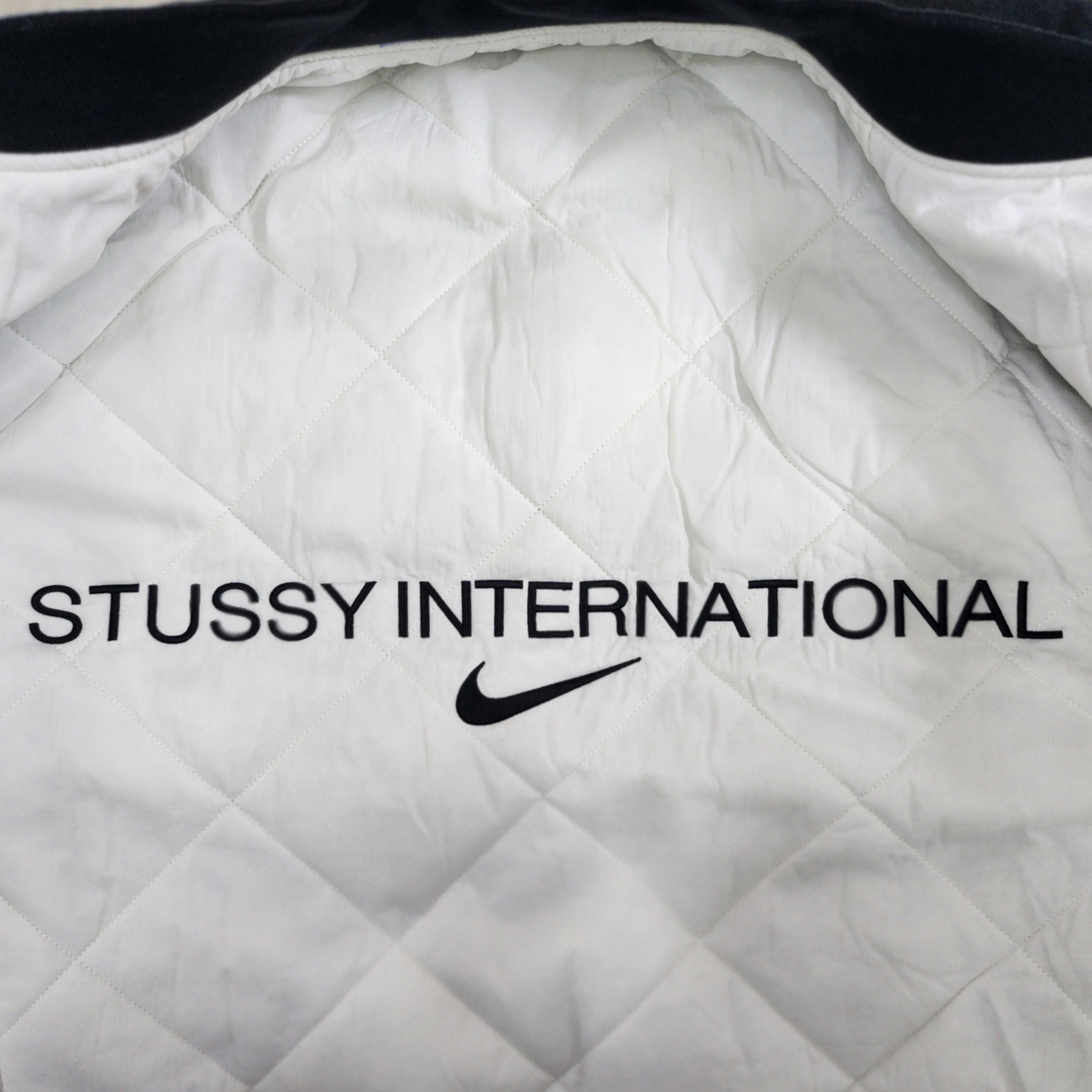 Nike x Stussy Reversible Jacket Black (FJ9153-010) 착용 스타일 - 4