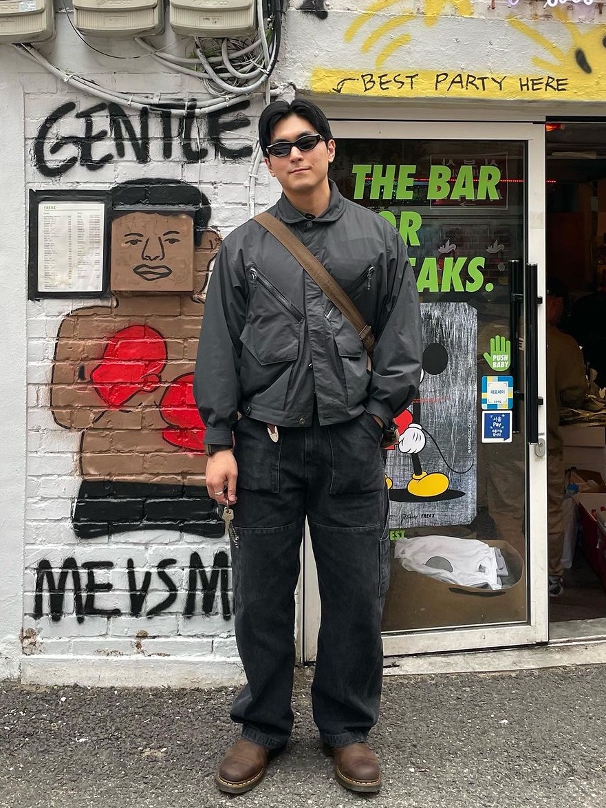 Rootfinder Flight Jacket Charcoal 착용 스타일 - 2