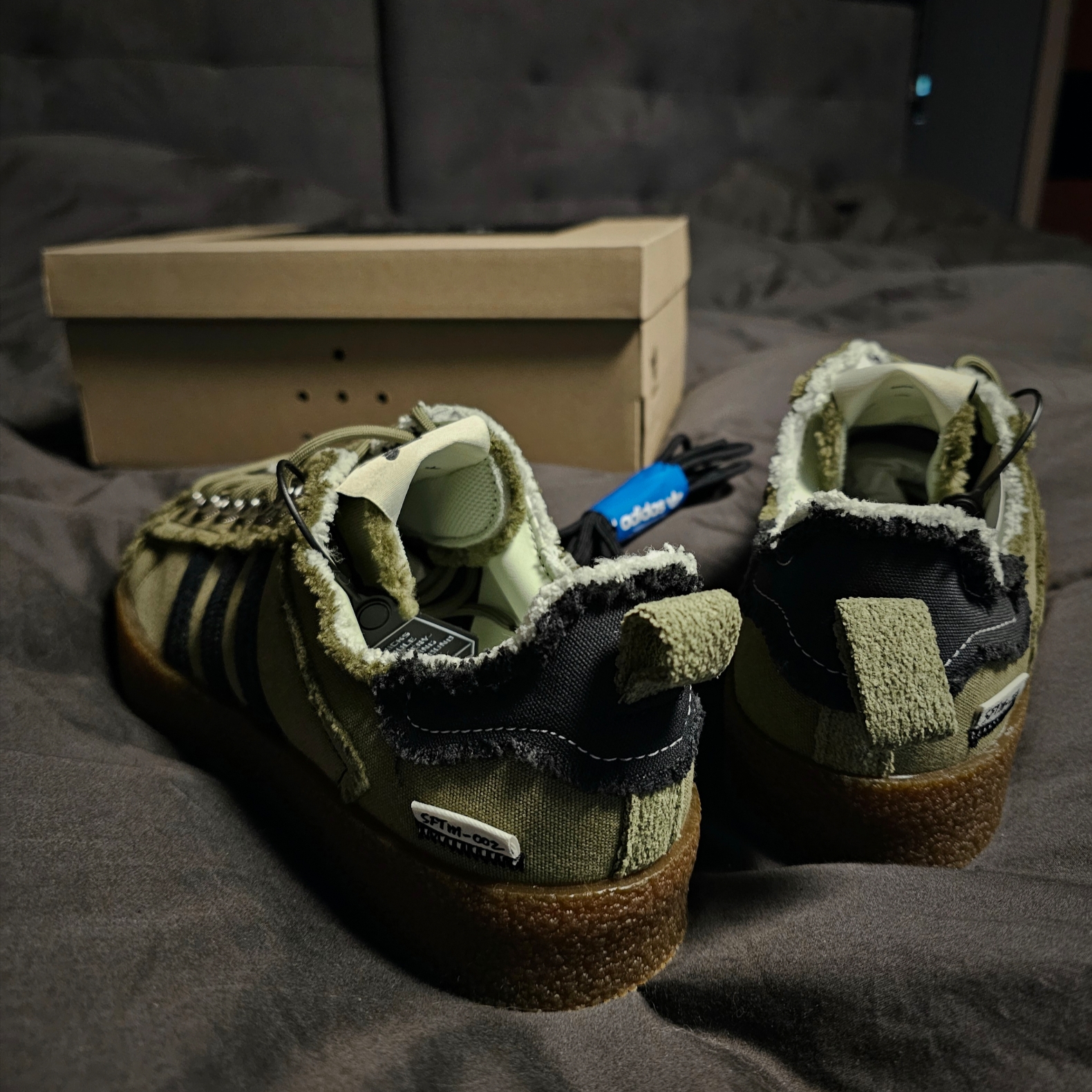Adidas x Song for the Mute Campus 80s Focus Olive Core Black 착용 스타일 - 3