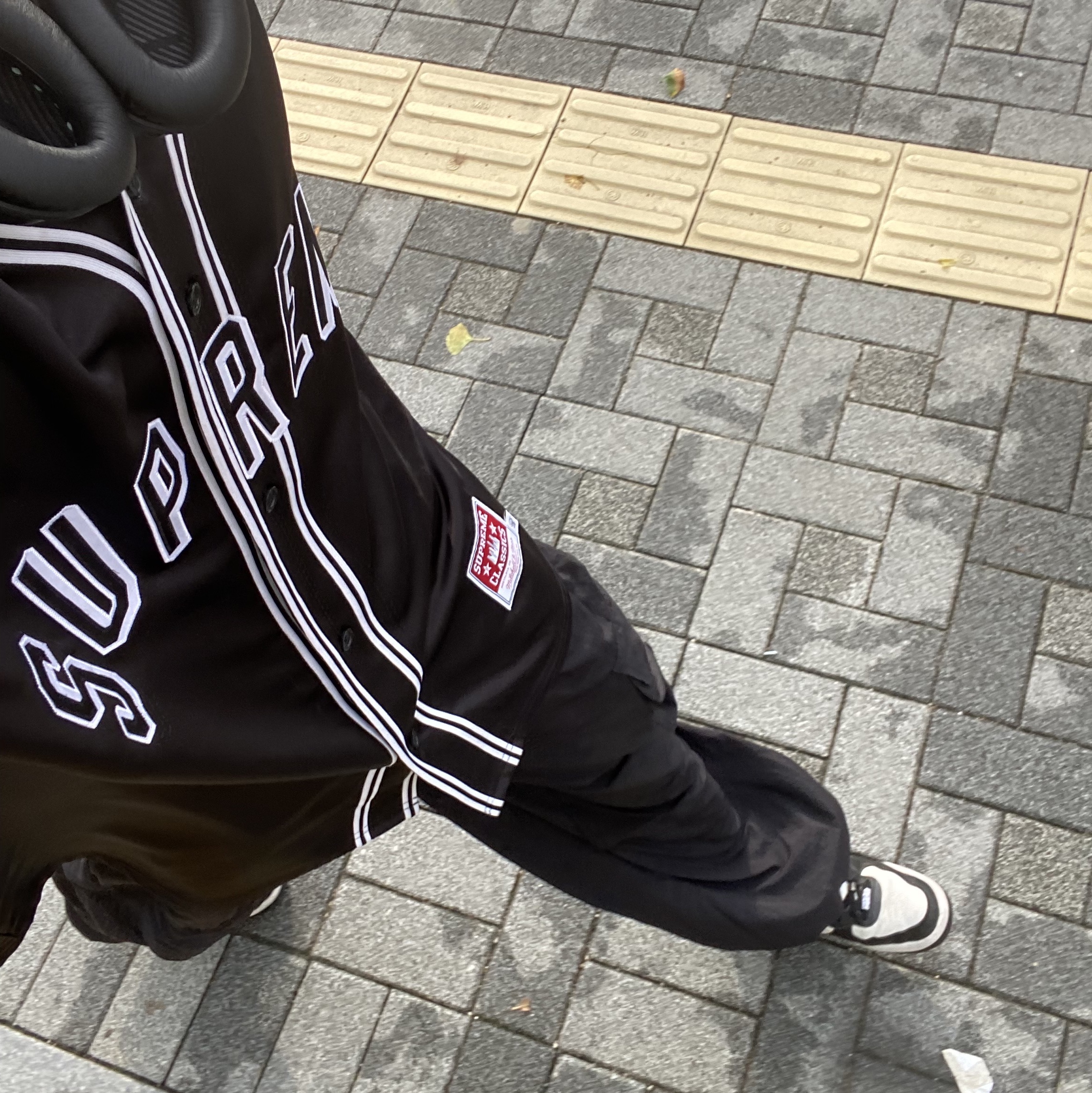 Supreme Mitchell & Ness Satin Baseball Jersey Black - 23SS 착용 스타일