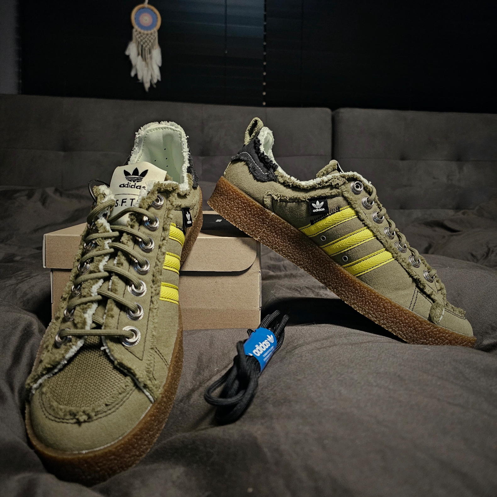 Adidas x Song for the Mute Campus 80s Focus Olive Core Black 착용 스타일 - 1